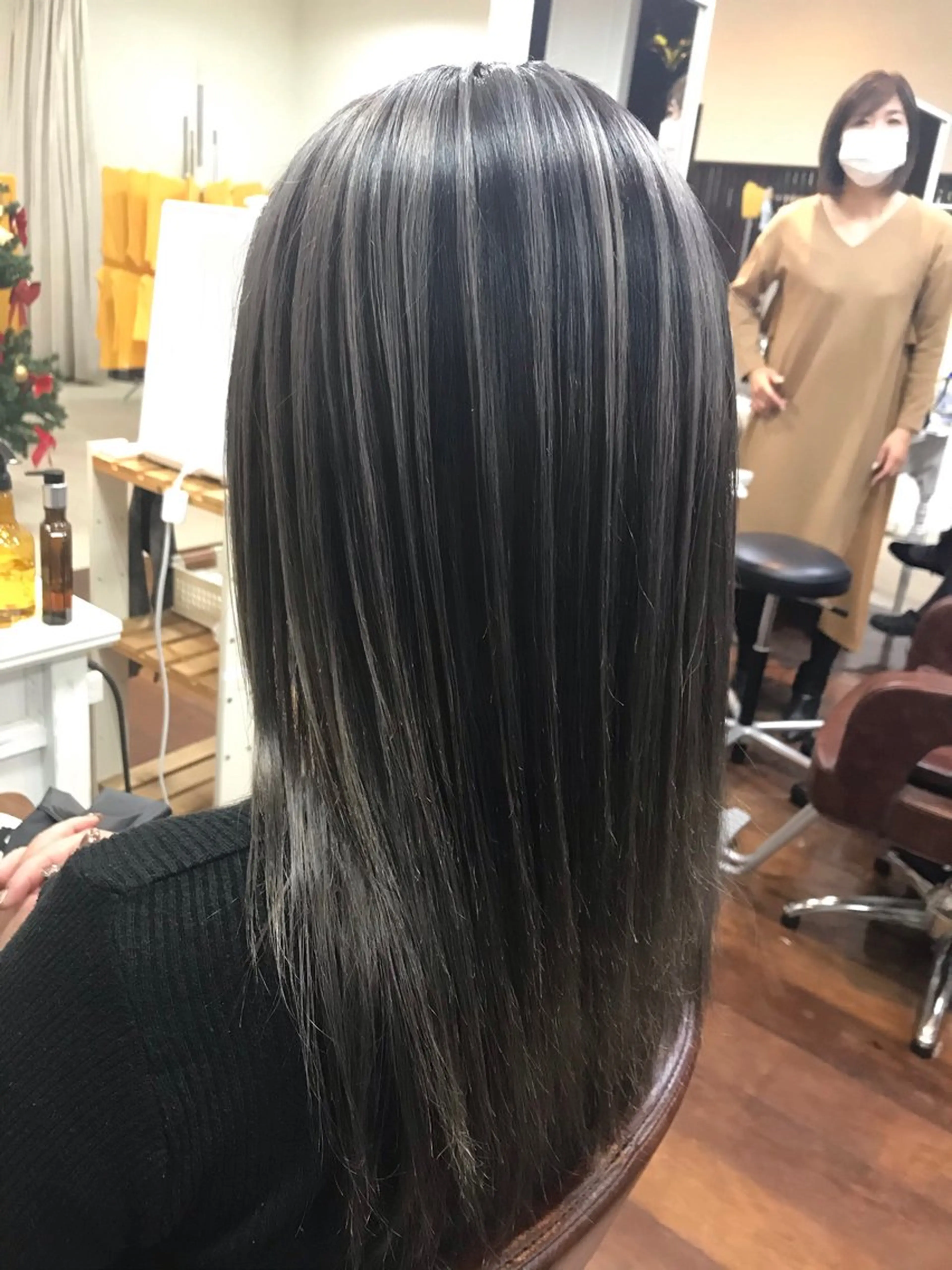 ロング カラー 山本 咲貴のヘアスタイル