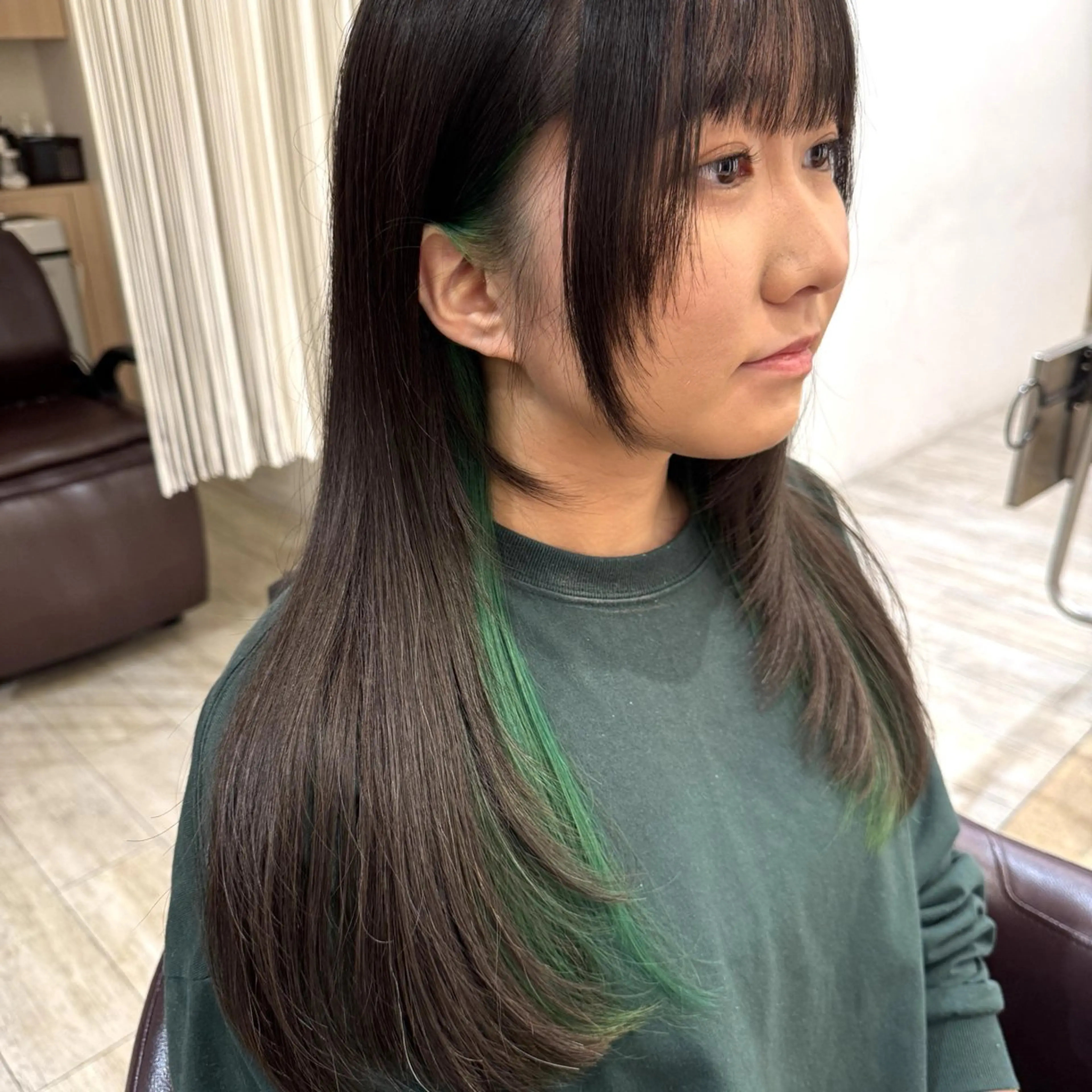 セミロング カラー 湯浅 了一のヘアスタイル