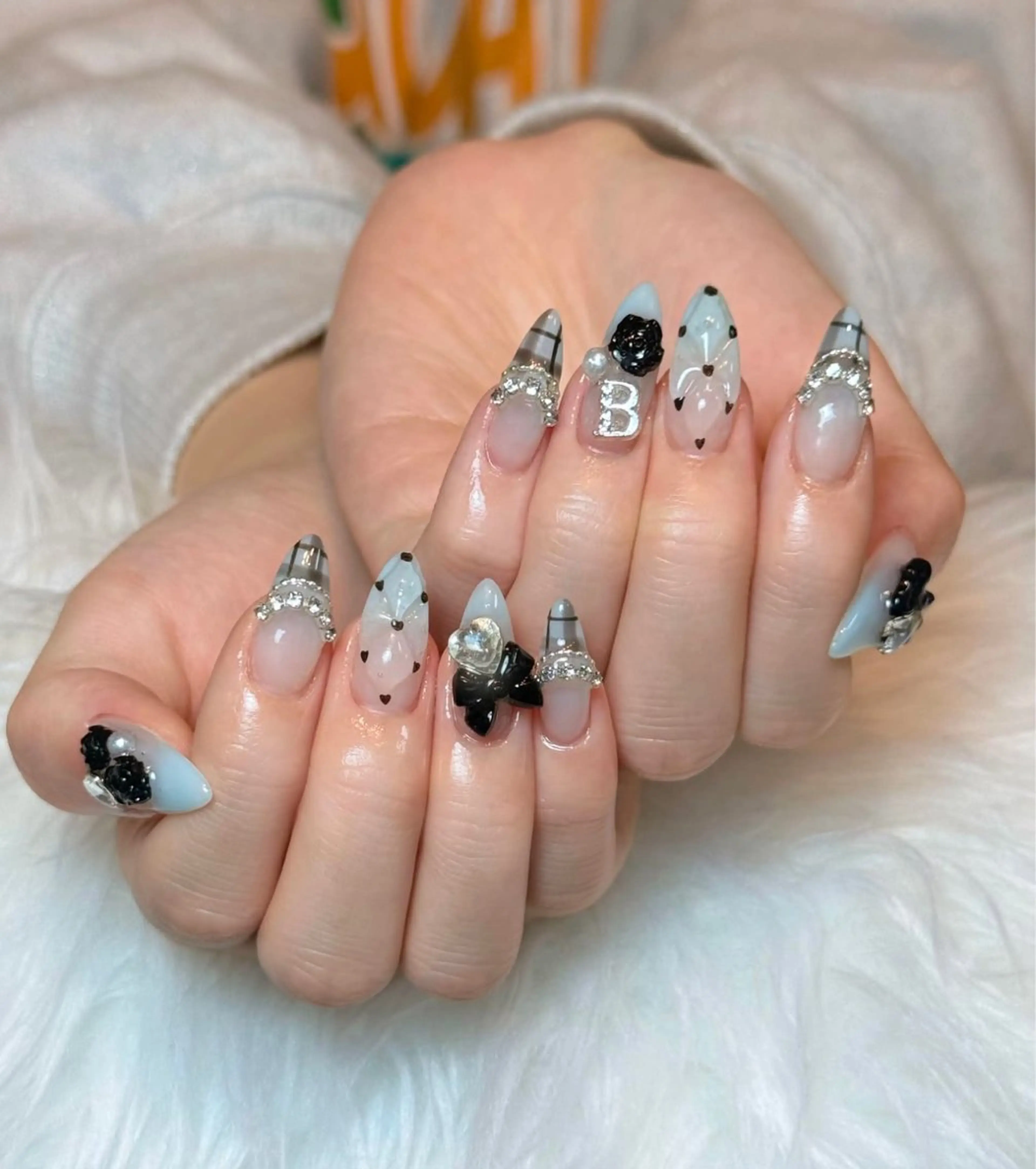 ネイル チークネイル ドット フレンチネイル グラデーション ハート ハンドネイル Julli NailStudioのネイルデザイン