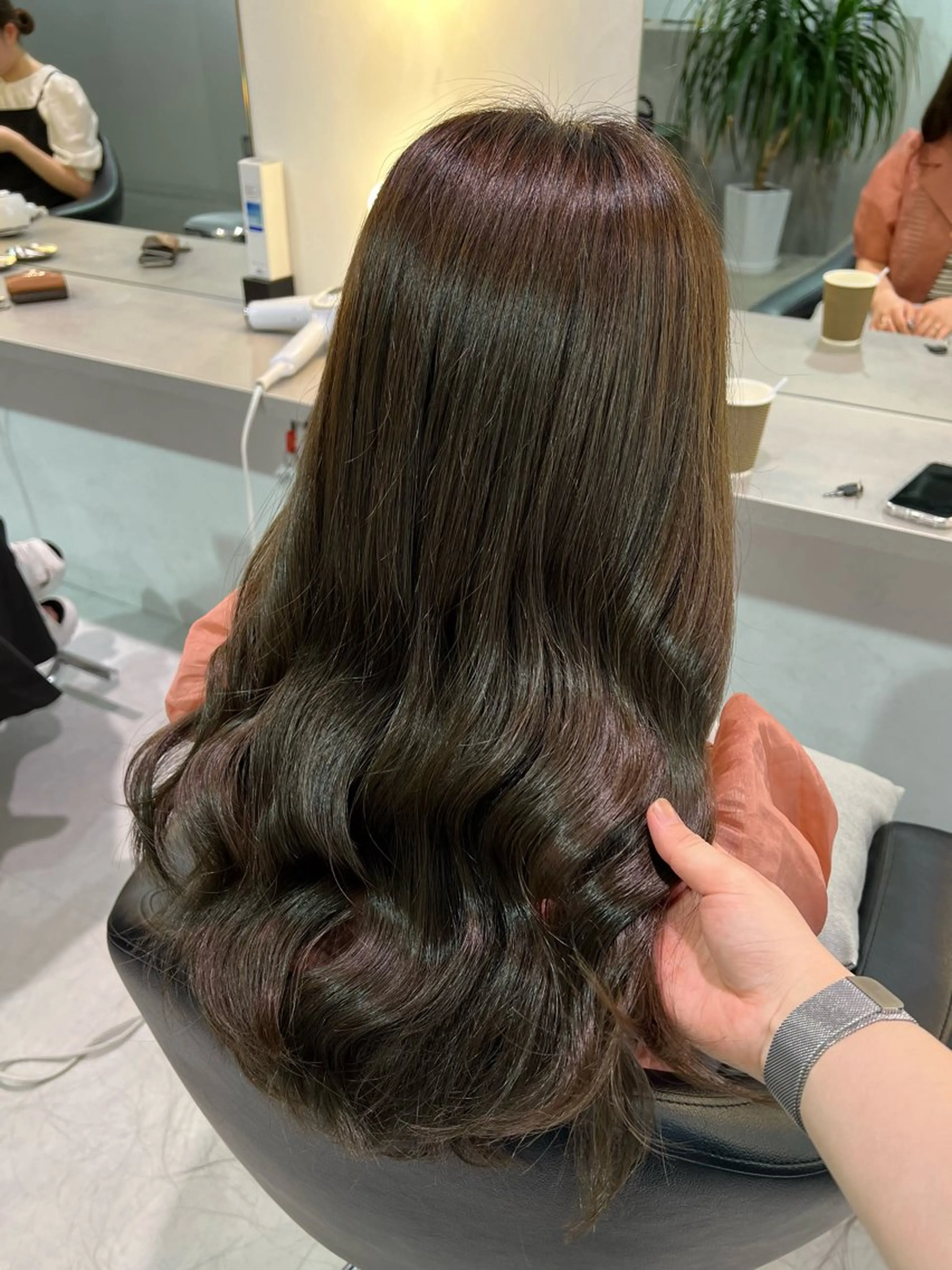 セミロング ヘアカラー VISION 巻幡野花のヘアスタイル