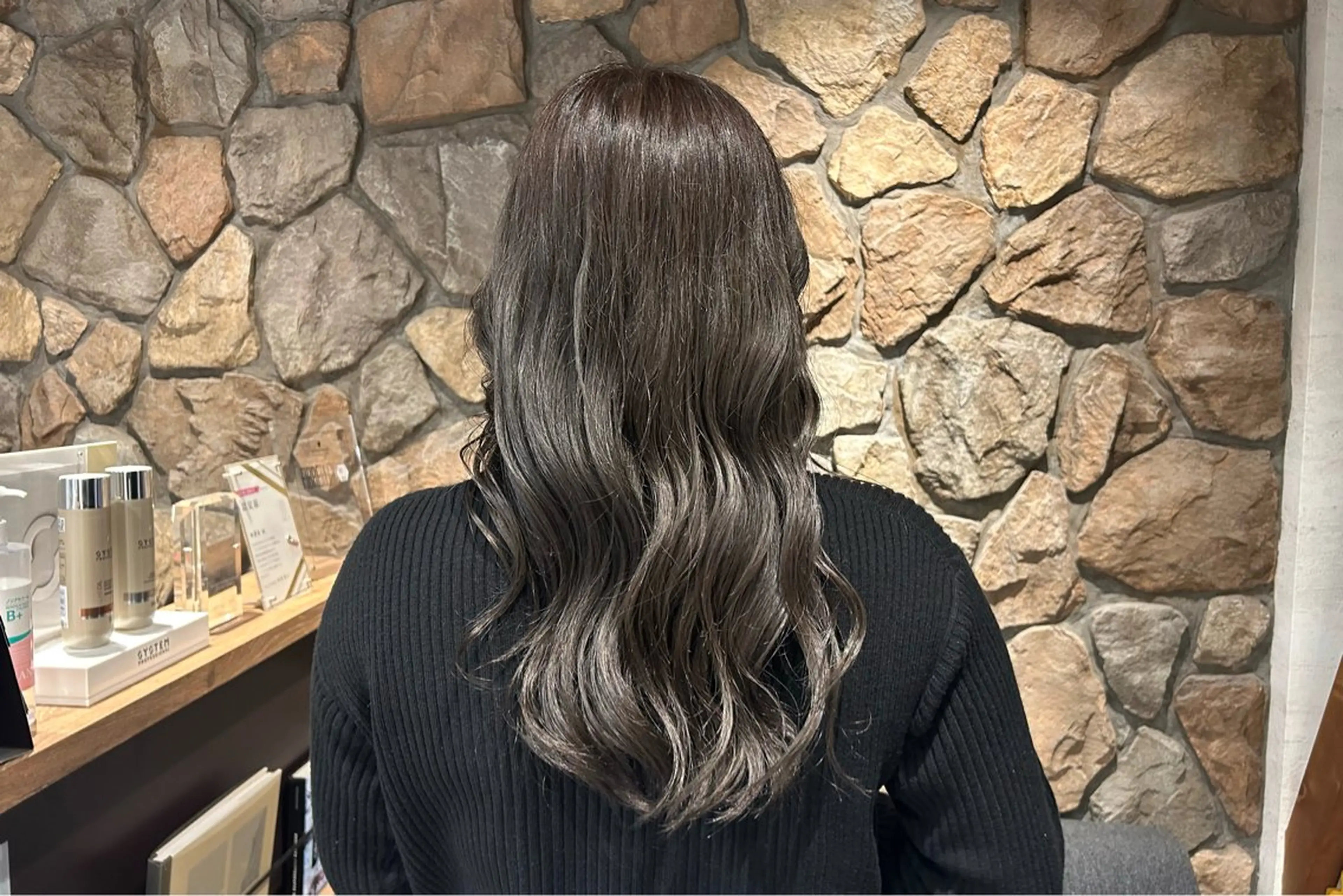 セミロング カラー アッシュ アッシュグレー アッシュグレージュ ブリーチ グレージュ メンズパーマ✨️村越 雄斗のヘアスタイル