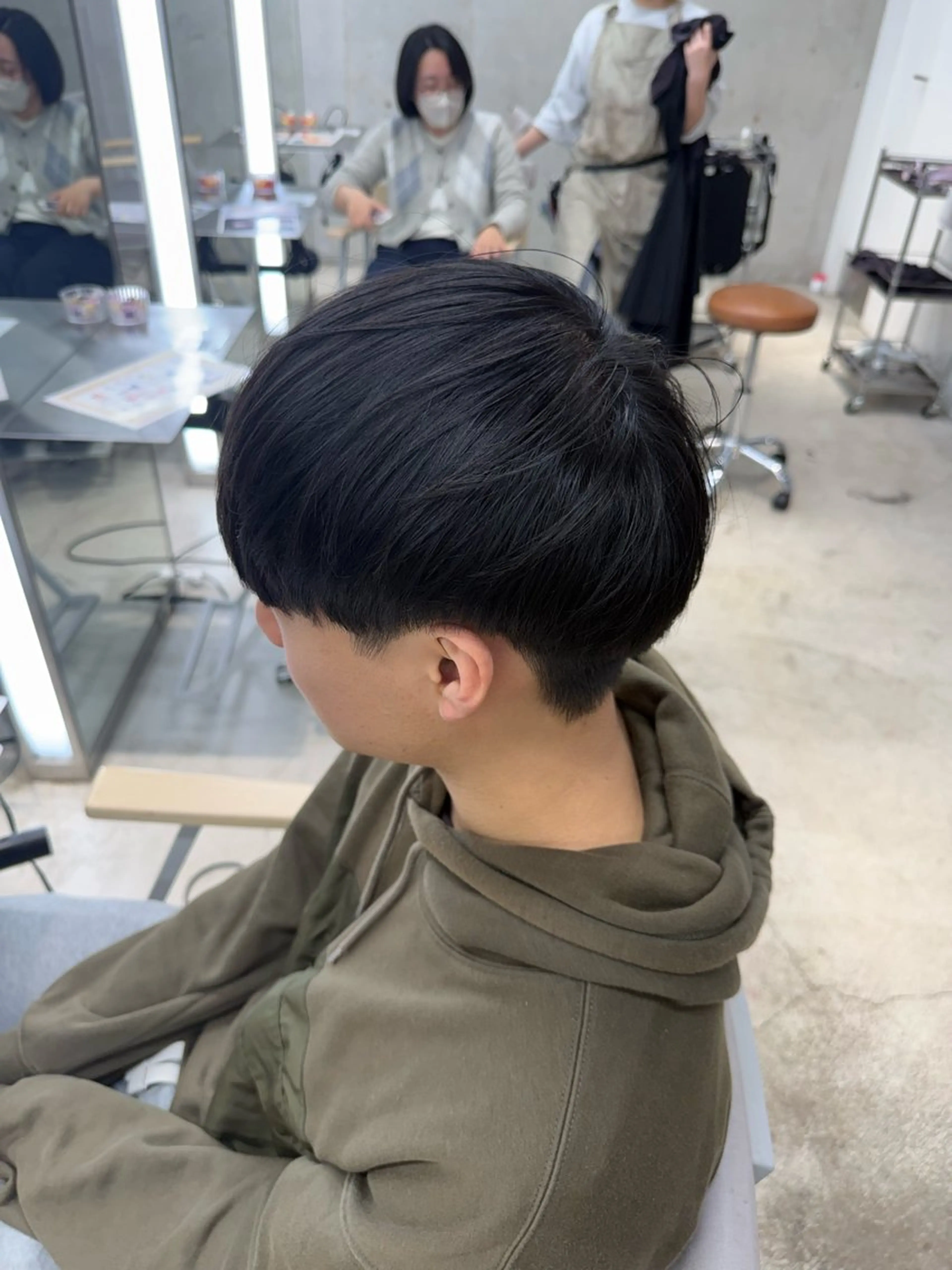 メンズ カット メンズ毛流れパーマ ブリーチSHIONのヘアスタイル