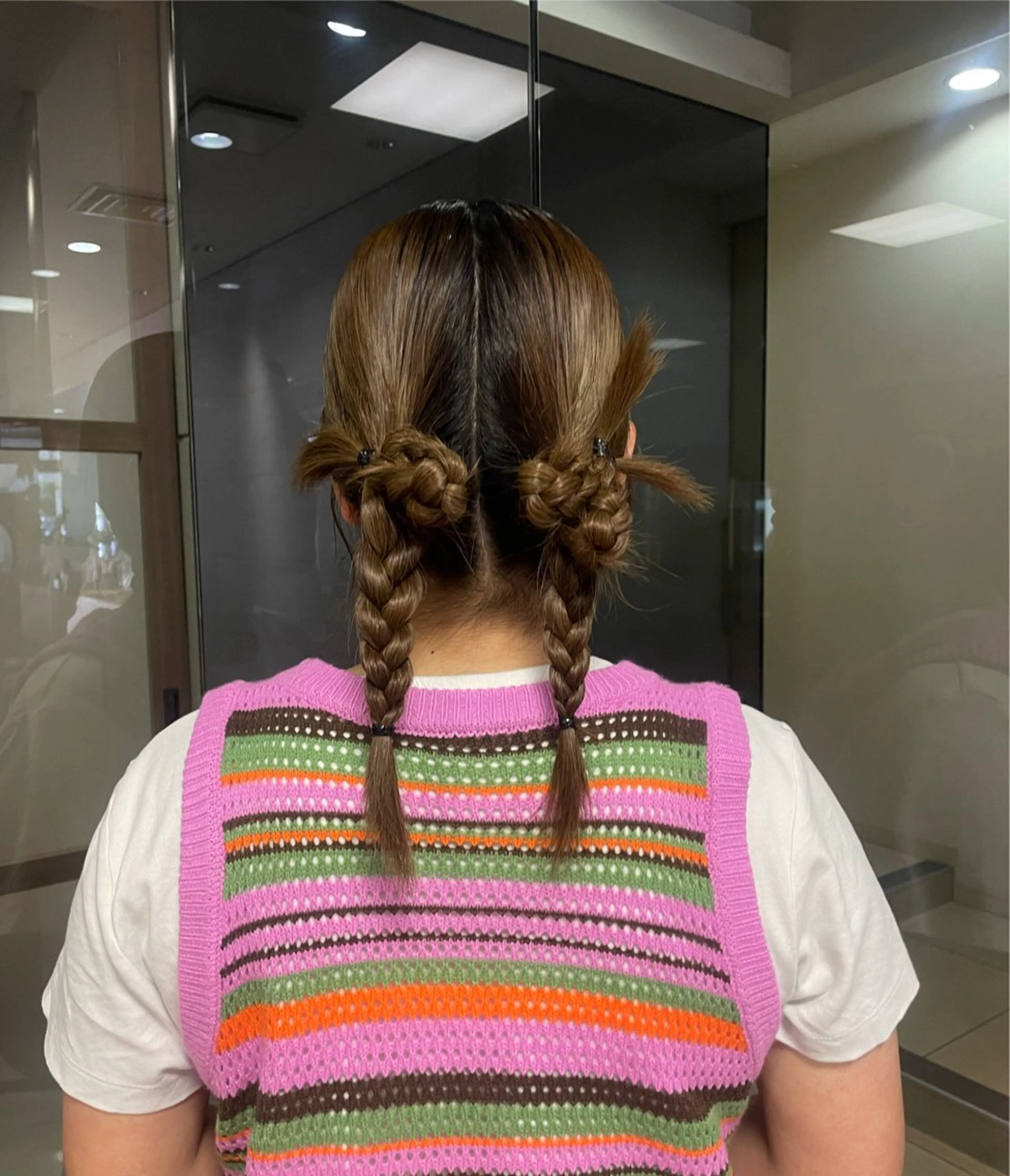 セミロング ヘアアレンジ 垢抜け小顔レイヤー オリーブ/スミレのヘアスタイル