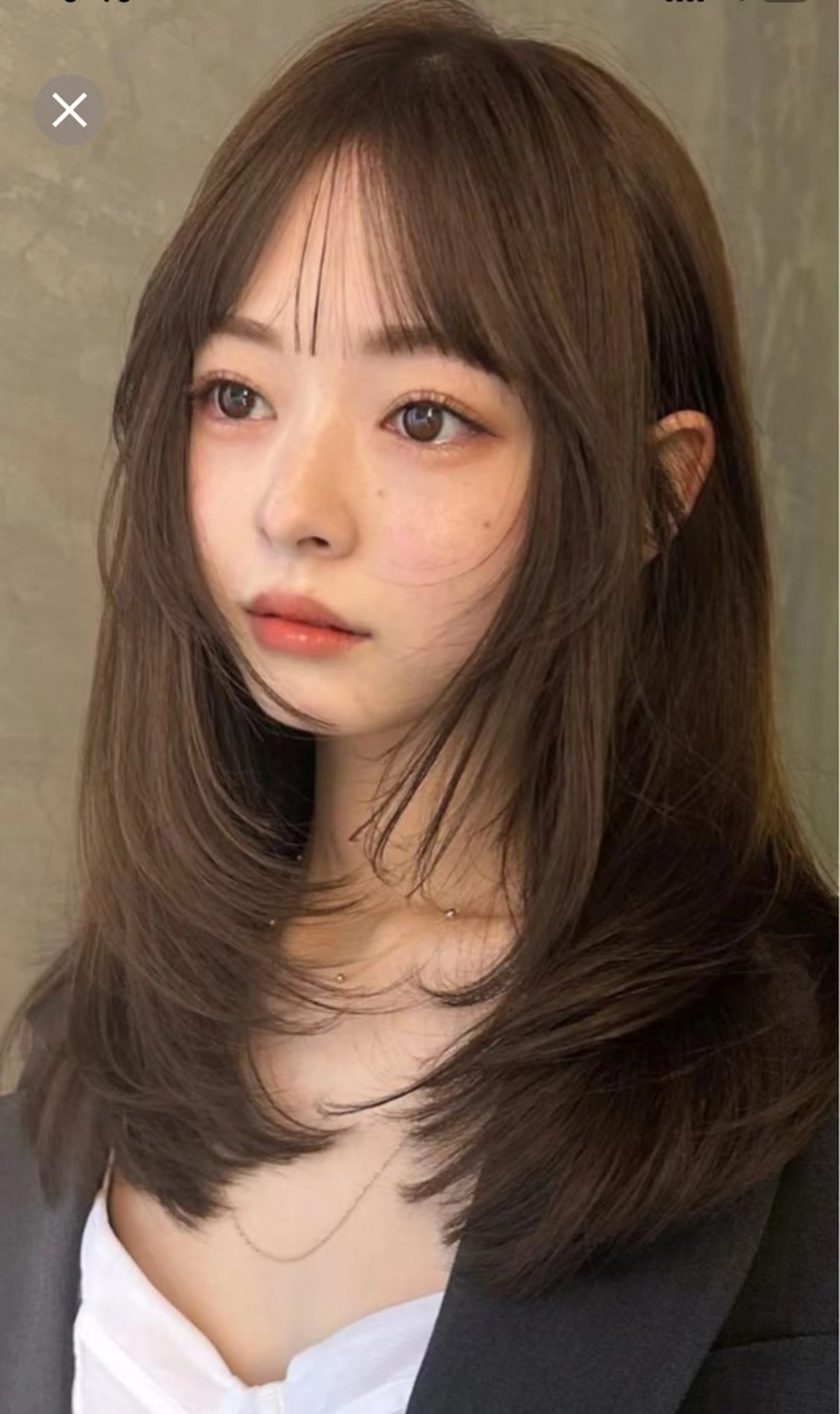 ロング 顔まわりレイヤー 顔周りカット レイヤーカット カット ヘアカラー トリートメント ヘアセット ARMONY表参道店所属・韓国風レイヤーカラー ライムのヘアスタイル