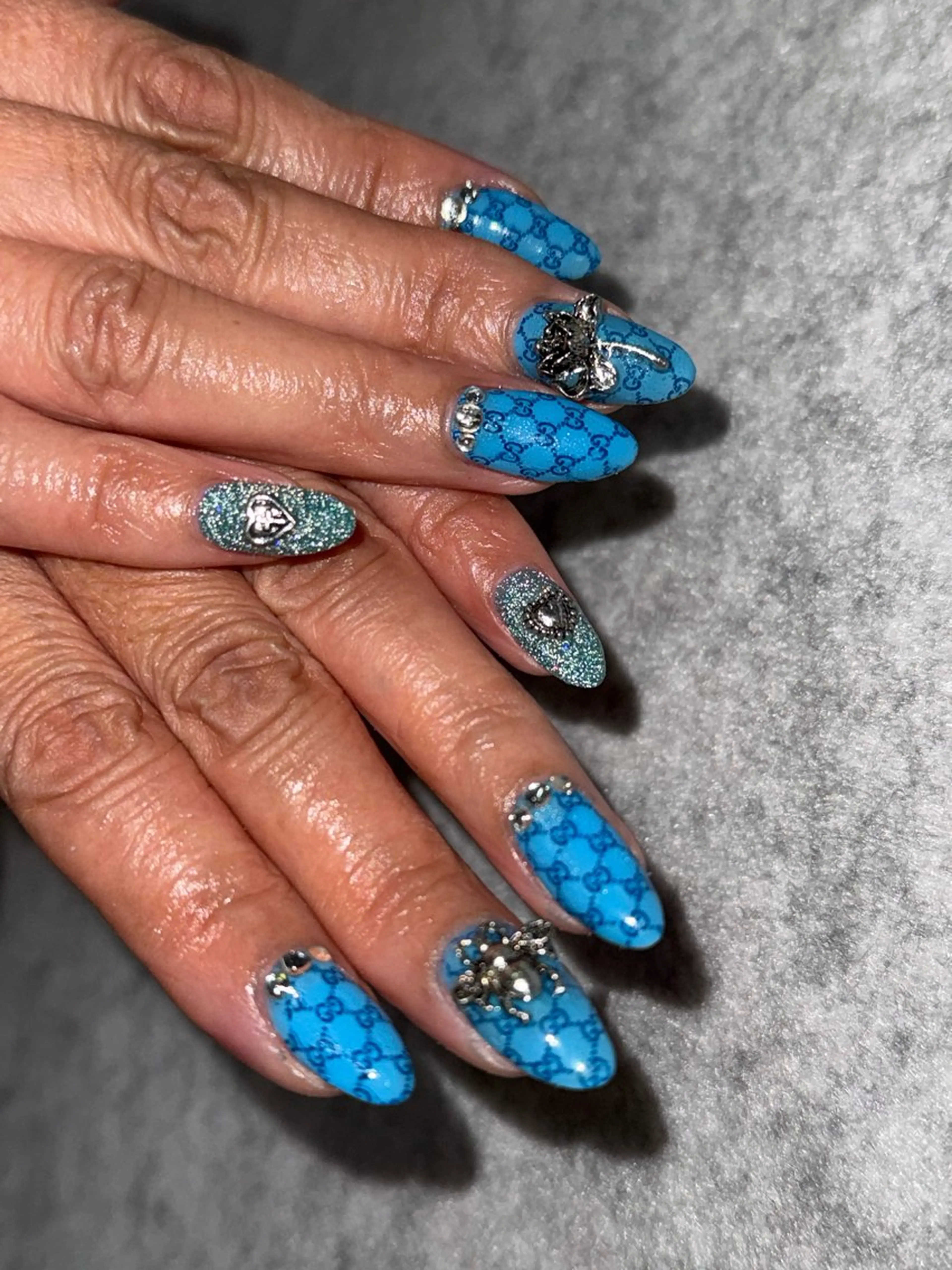 ミディアム クッキー ネイルズのネイルデザイン