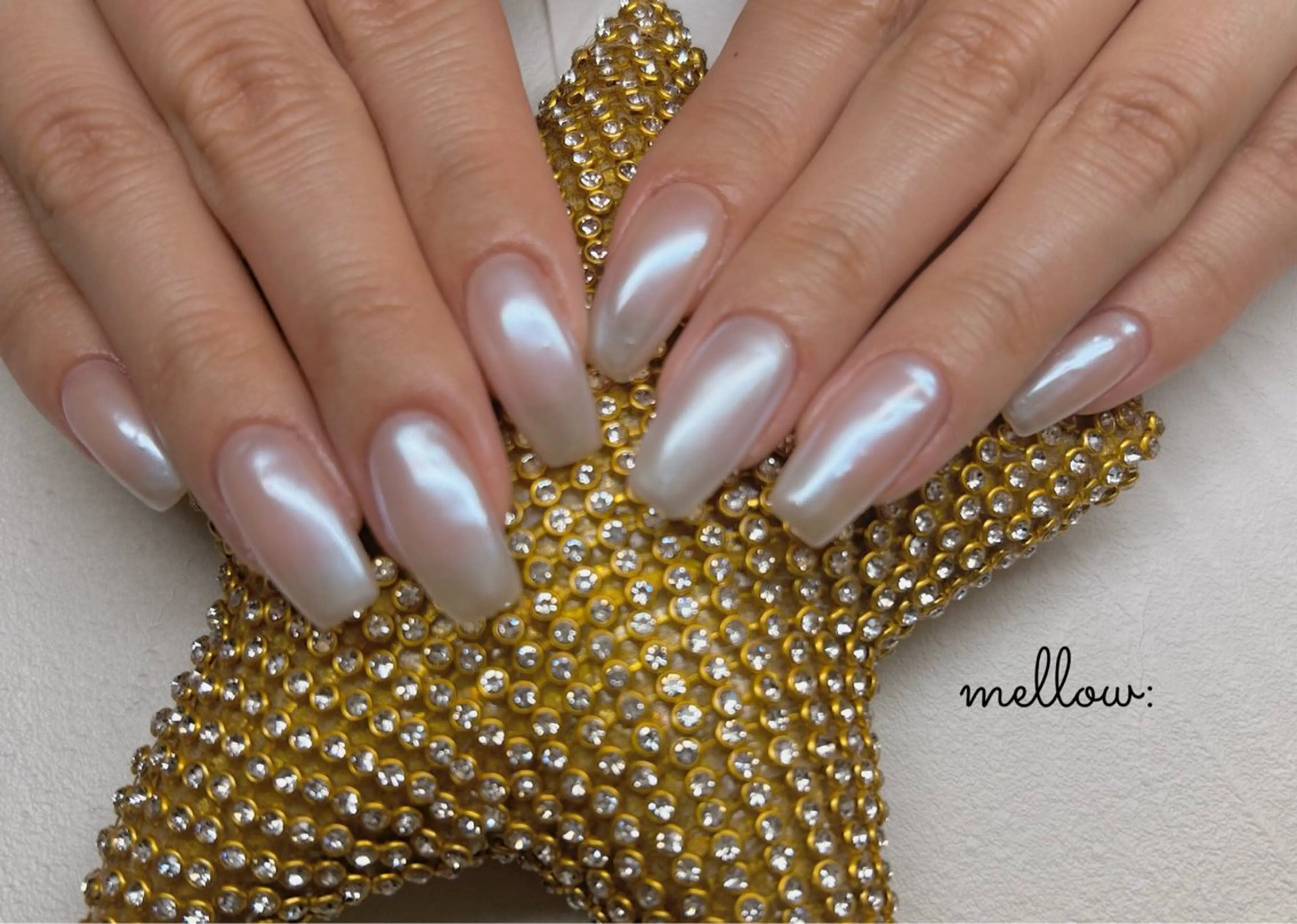 ネイル ワンカラーネイル ホワイト mellow:ｸﾙﾐ ﹡˖˟༝🎀˖˟ ༝のネイルデザイン