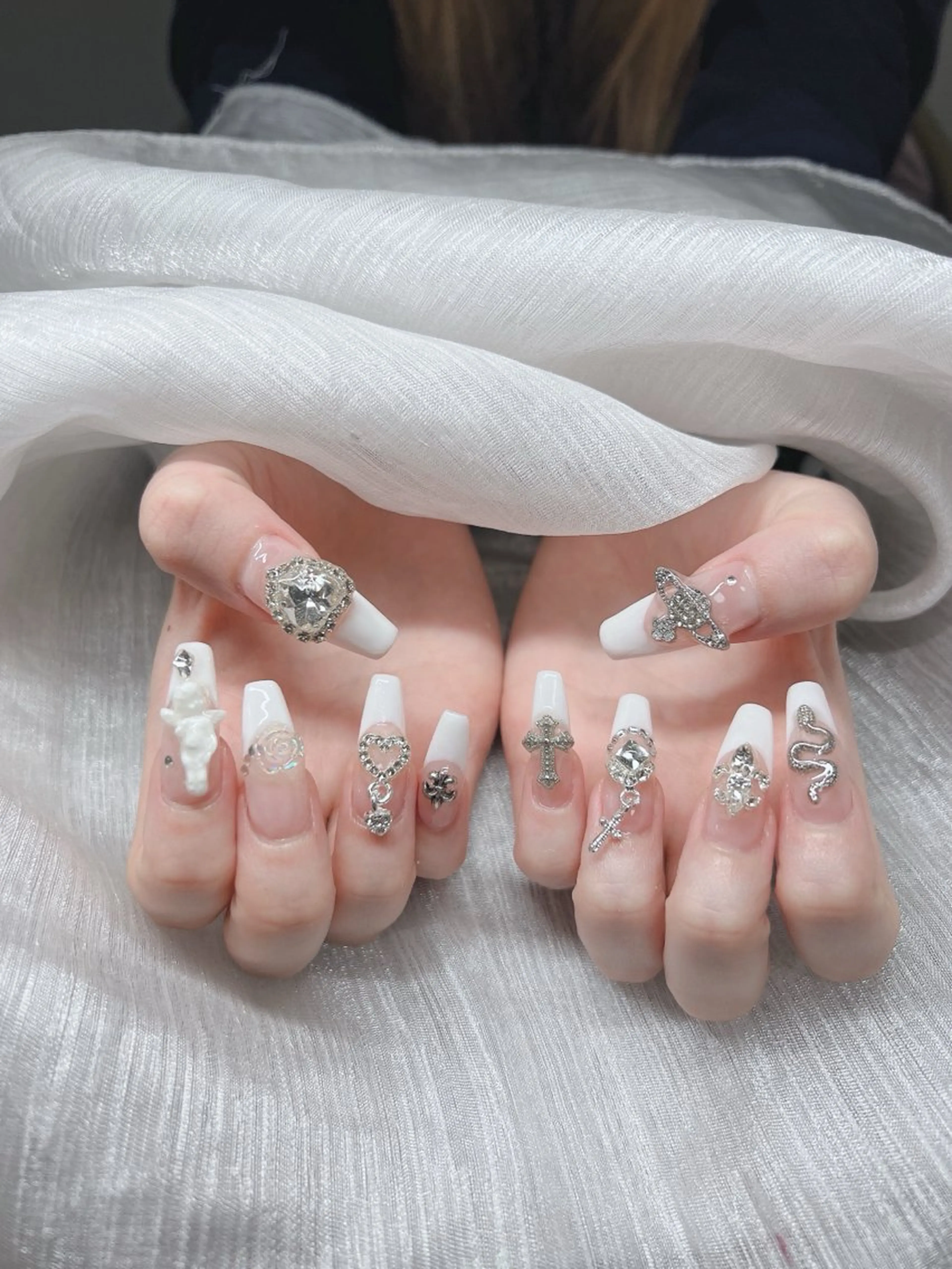 ネイル オーロラネイル チークネイル 長さ出し フットネイル フレンチネイル ハンドネイル Lee Nails チップ長さだし専門店のネイルデザイン