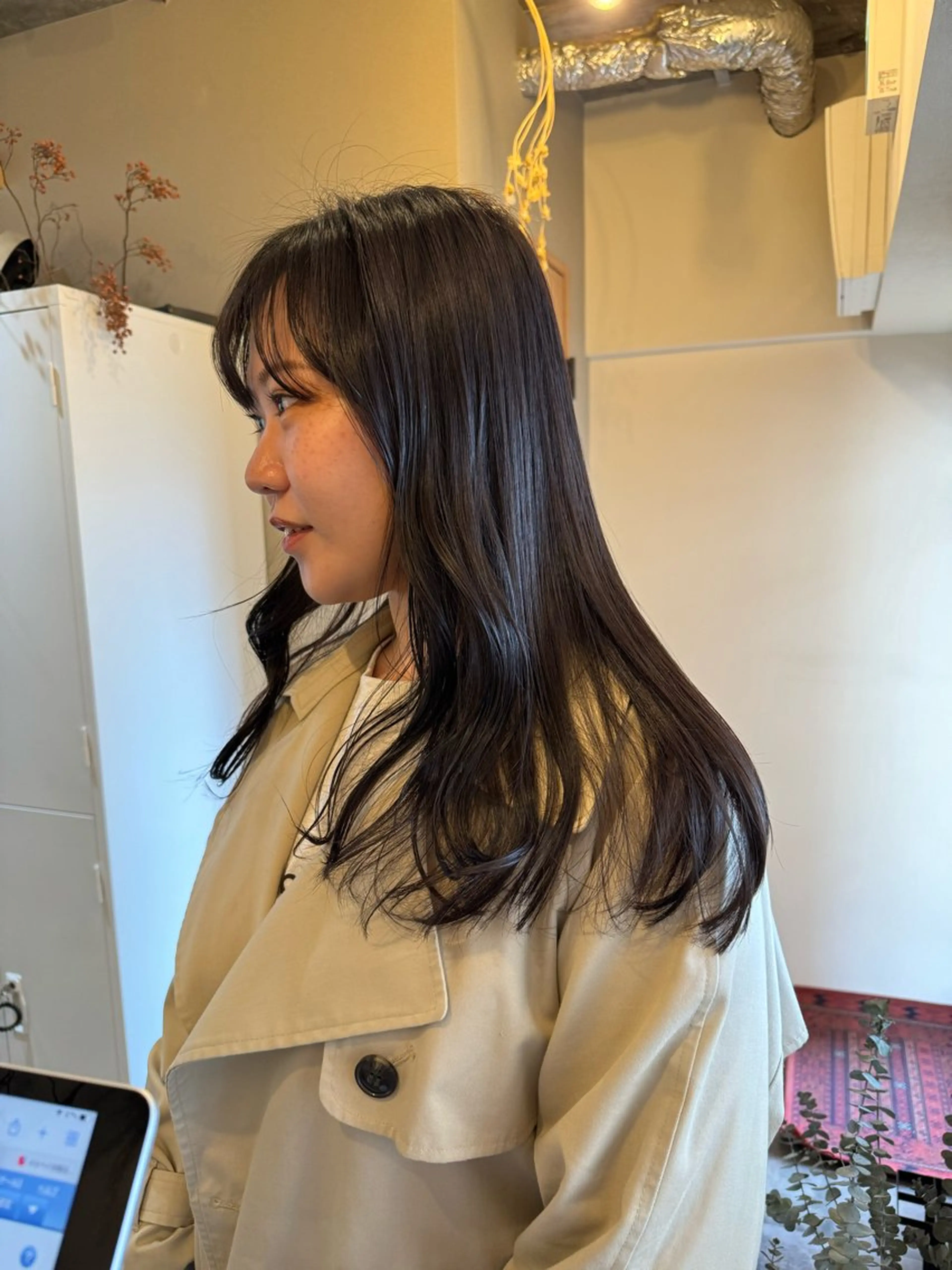 ロング カラー 透明感カラー グレージュ ラベンダーカラー ラベンダーグレージュ ラベンダーグレー カット ヘアカラー トリートメント ヘアセット ハルカ/透け感カラー /顔周りレイヤーのヘアスタイル