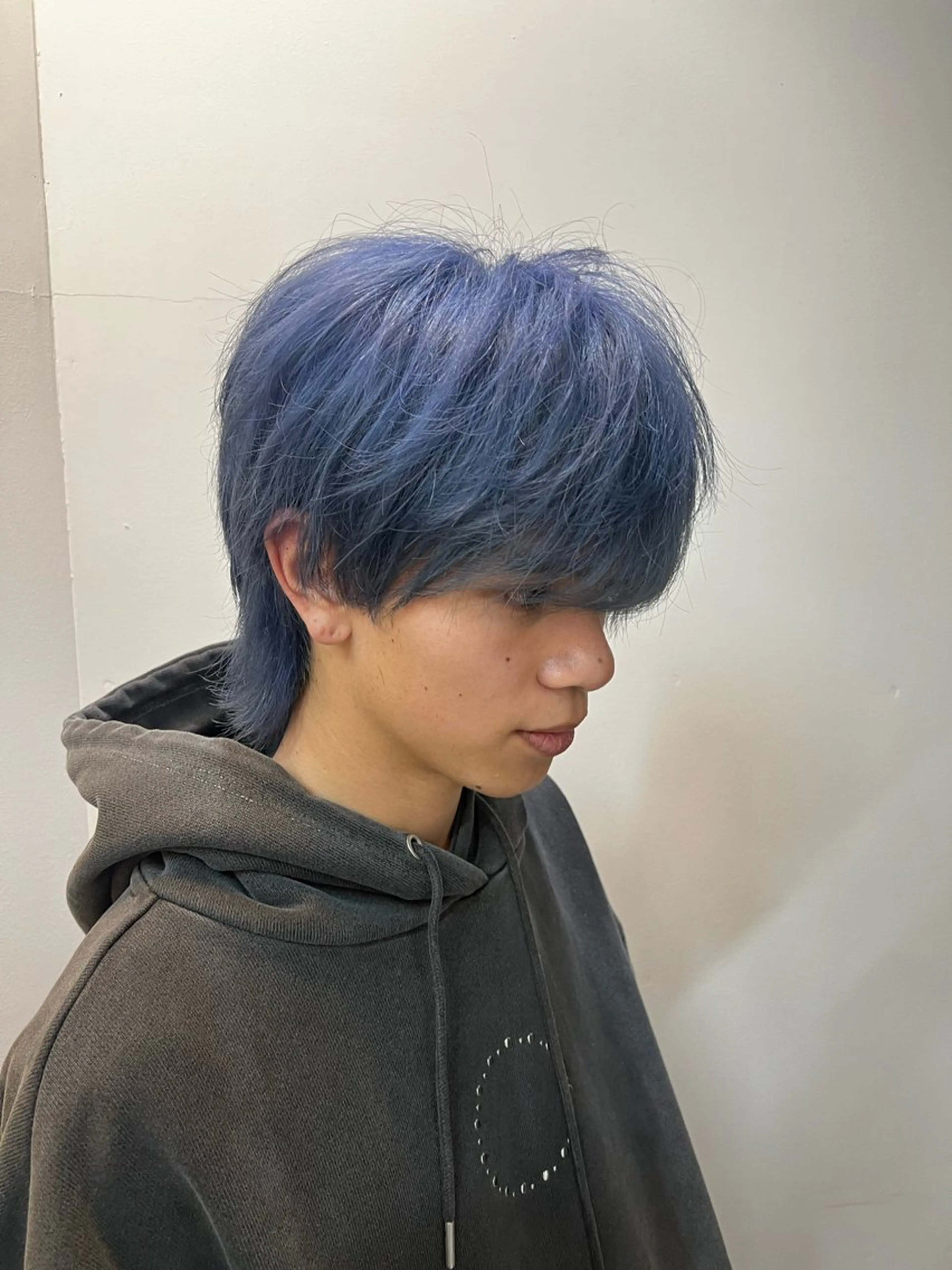 カラー メンズ カット ヘアカラー トリートメント ダブルカラー寒色系 ボリューム改善ハヤトのヘアスタイル