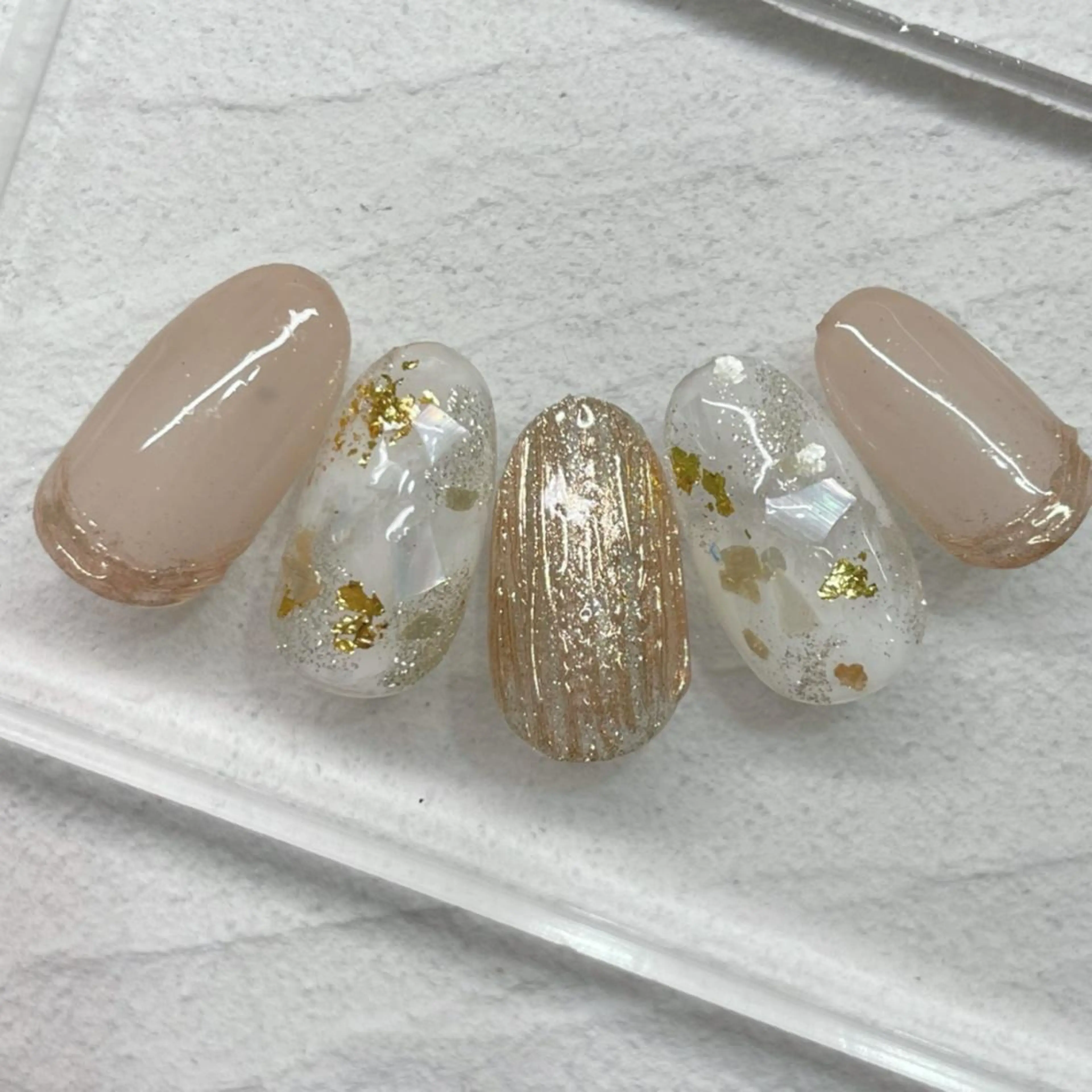 ミディアム Lety total beautyのネイルデザイン