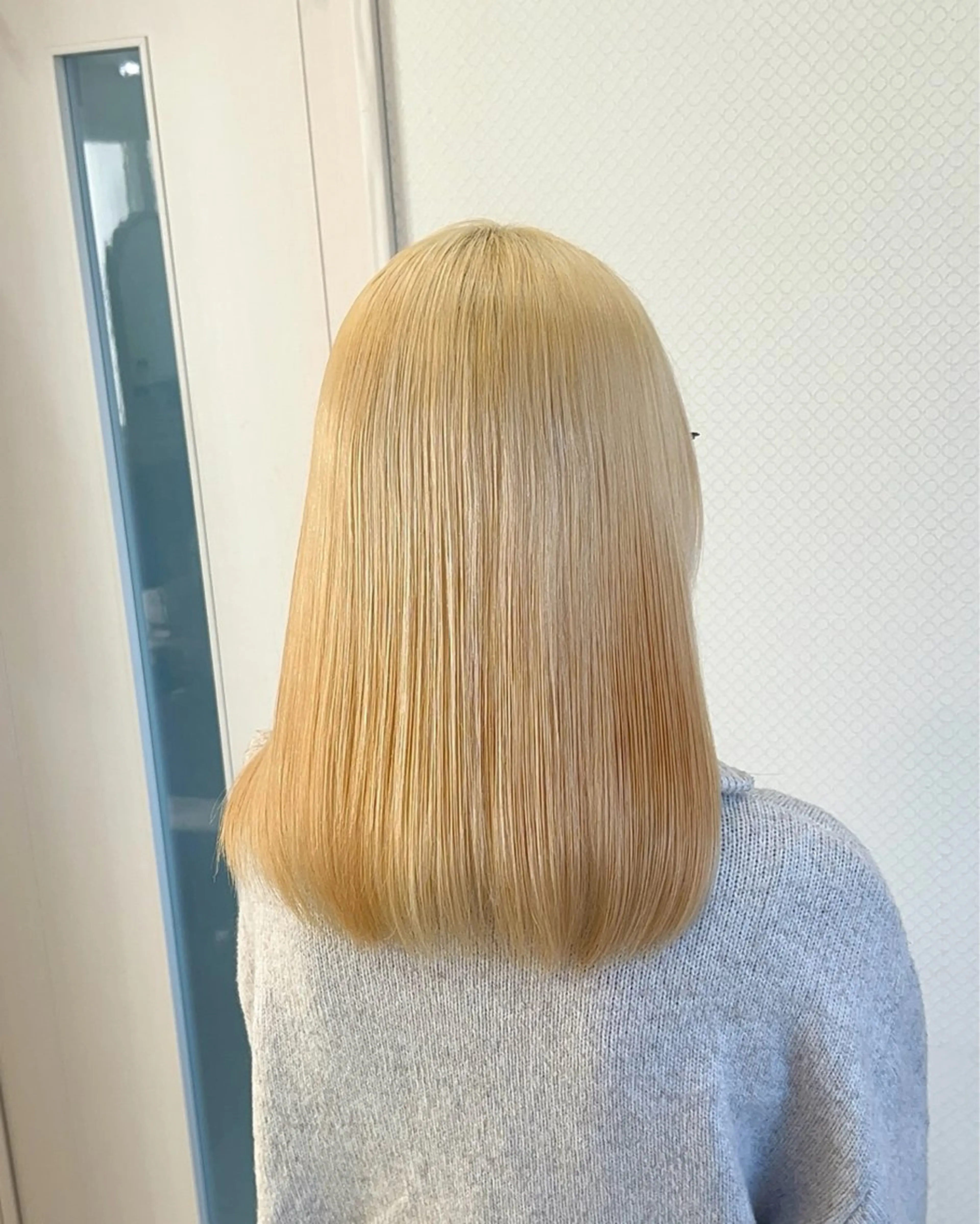ミディアム カラー ブリーチ 抜きっぱなしブロンド ブロンド カット ヘアカラー 大竹里旺/belle /インナーカラーのヘアスタイル