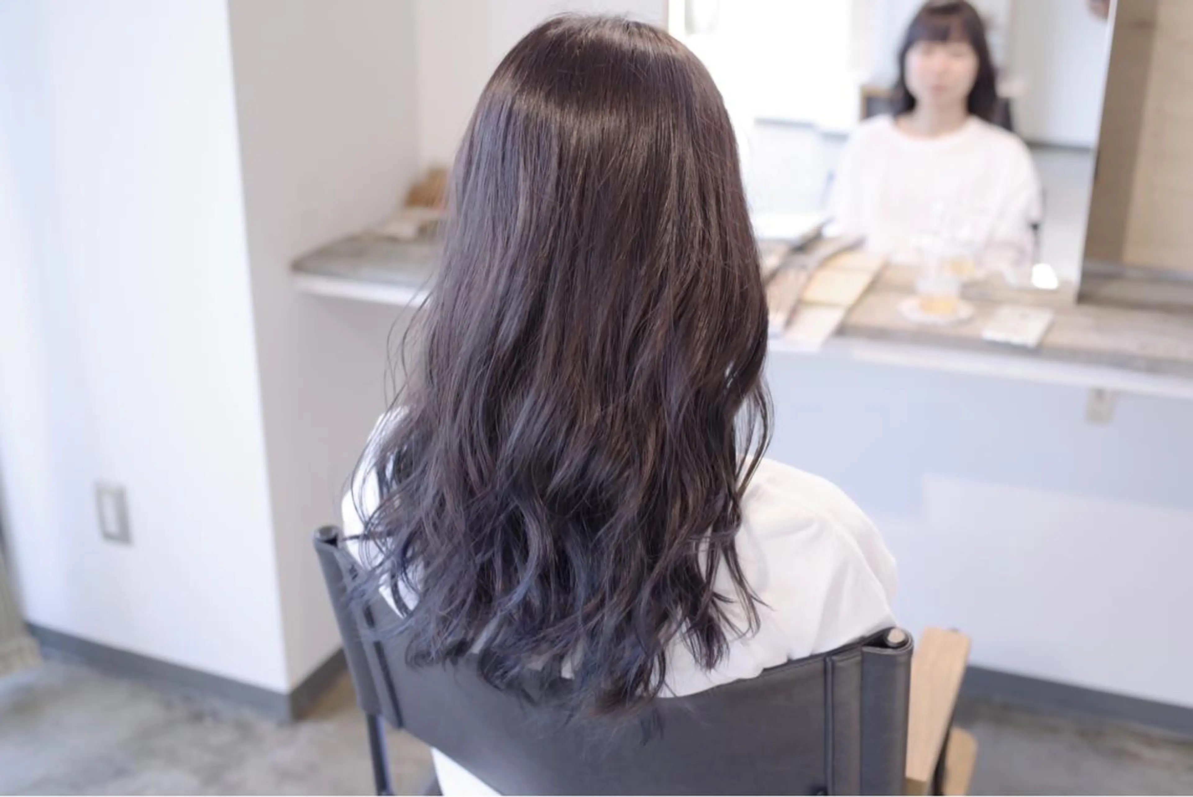 ミディアム カラー クセ毛お悩みの方 四宮桂佑のヘアスタイル
