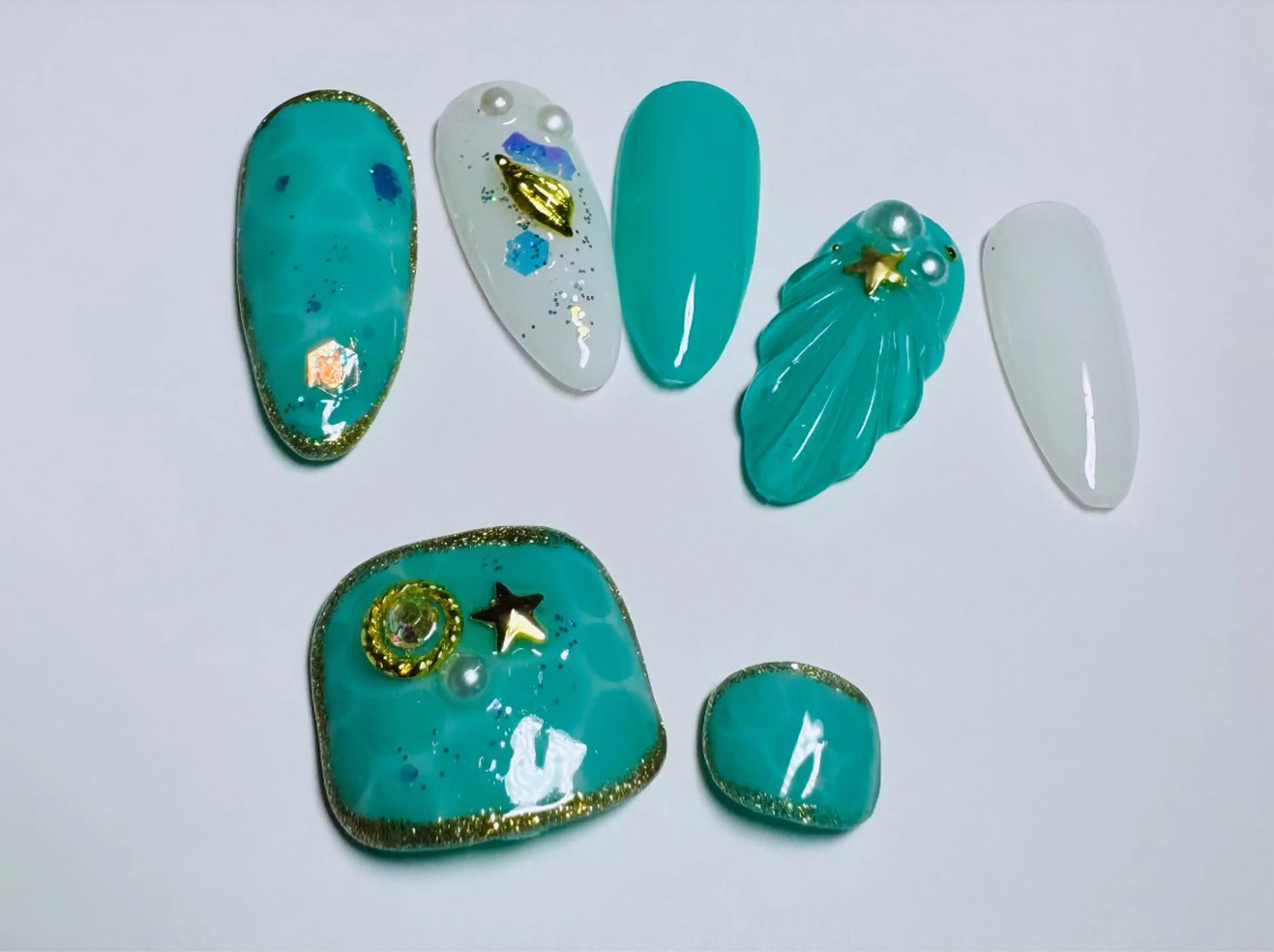 ネイル Moons nail 💅✨のネイルデザイン