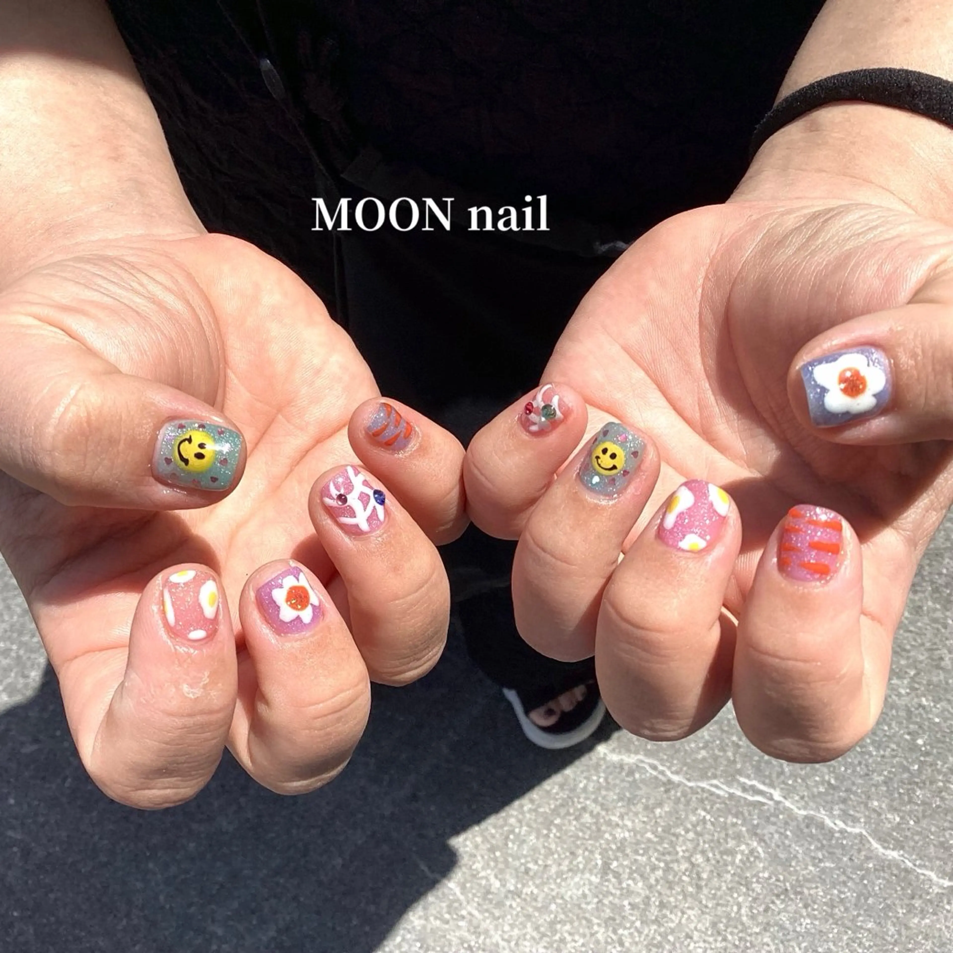 ネイル キラキラネイル ハンドネイル 浦添 MOON  nailのネイルデザイン
