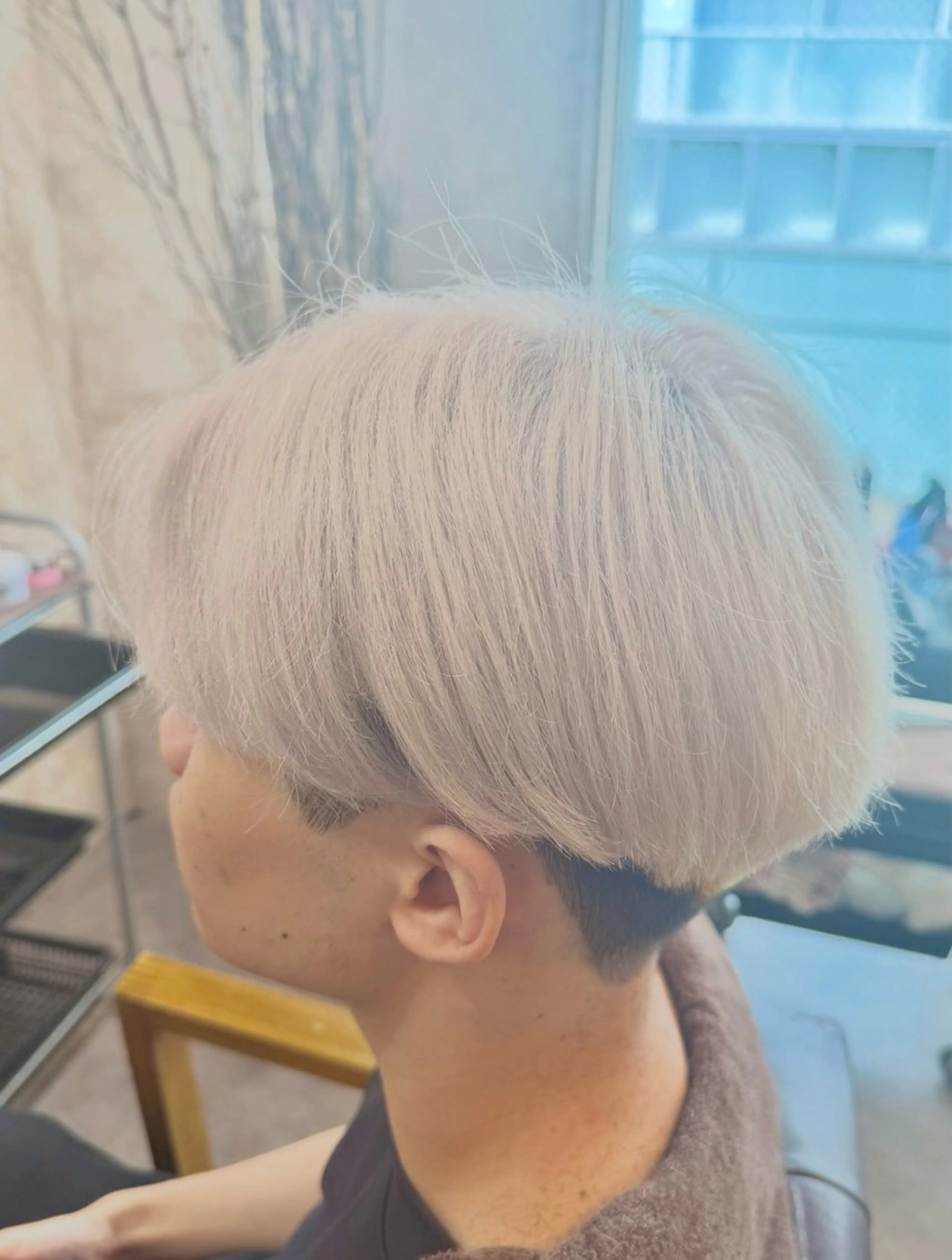 メンズ骨格矯正カット+Wブリーチ+カラー+トリートメントの写真