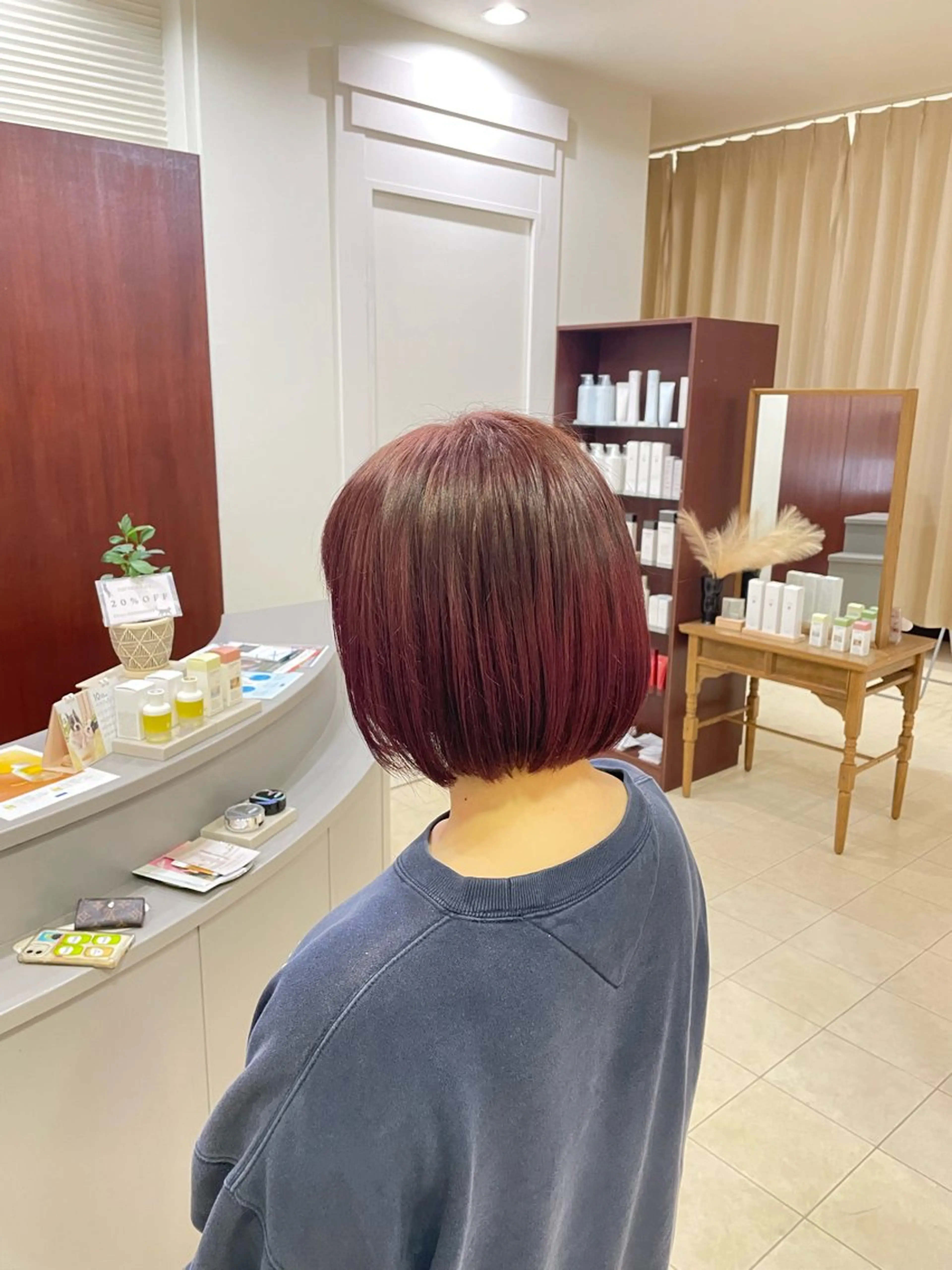 ショート カラー ブリーチ グラデーションカラー coto かつみひろこのヘアスタイル