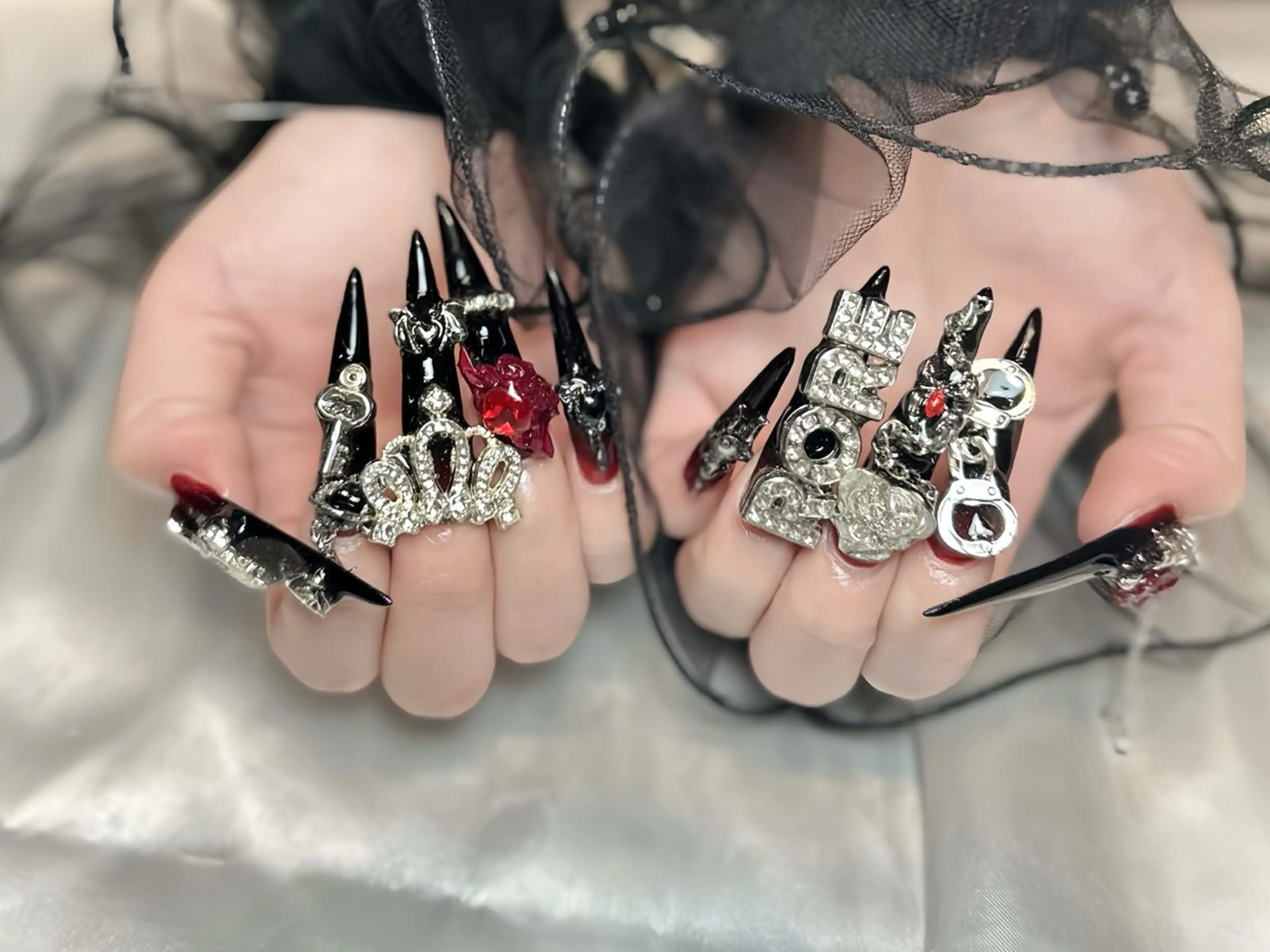 ネイル アートネイル チークネイル ジェルネイル ロングネイル マグネットネイル ハンドネイル Rin Nail 新大久保店のネイルデザイン