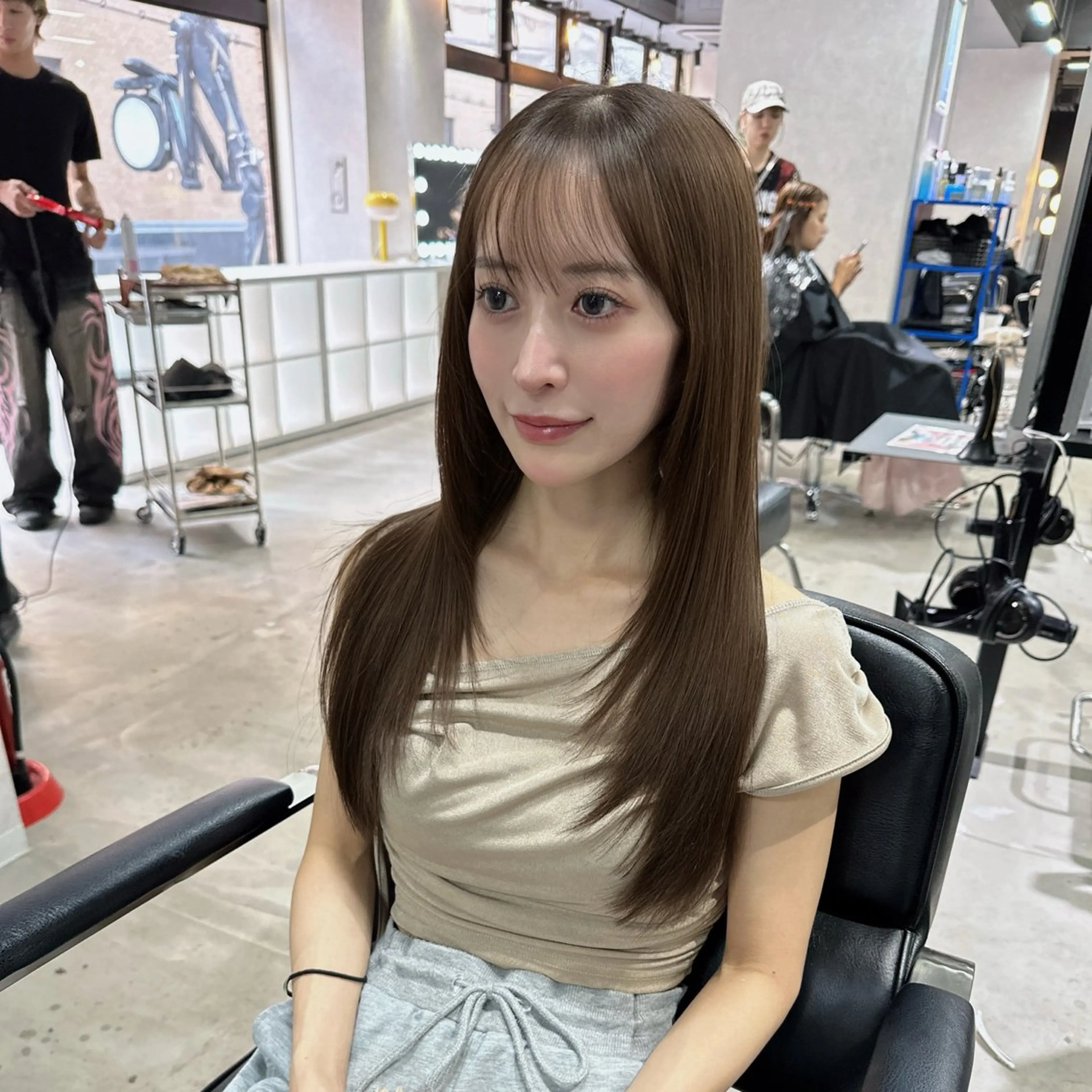 セミロング レイヤーカット トリートメント カット ヘアカラー トリートメント 髪質改善/レイヤー 縮毛矯正/ケラチン耀のヘアスタイル