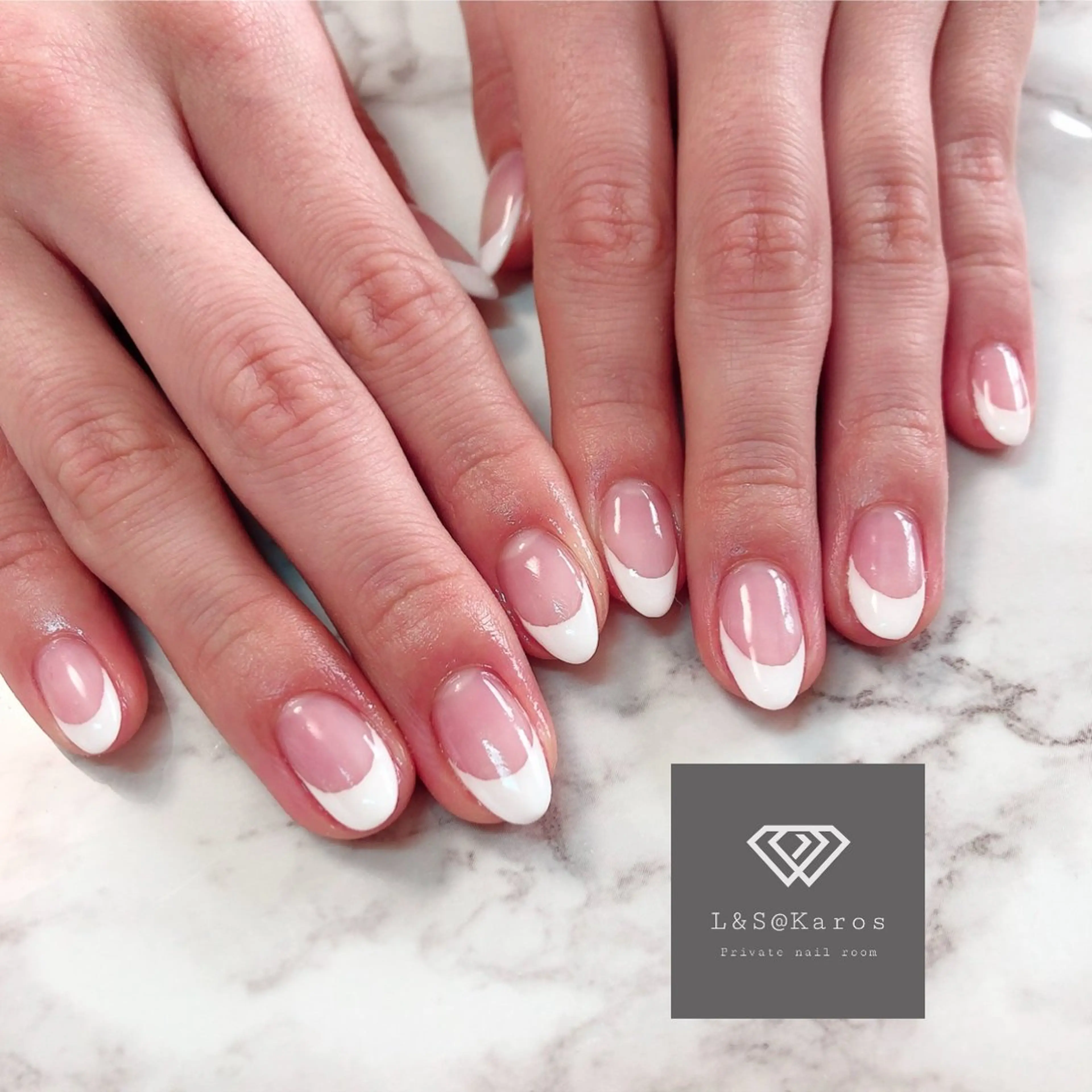 ☪︎ ジェルネイルフレンチネイルの写真