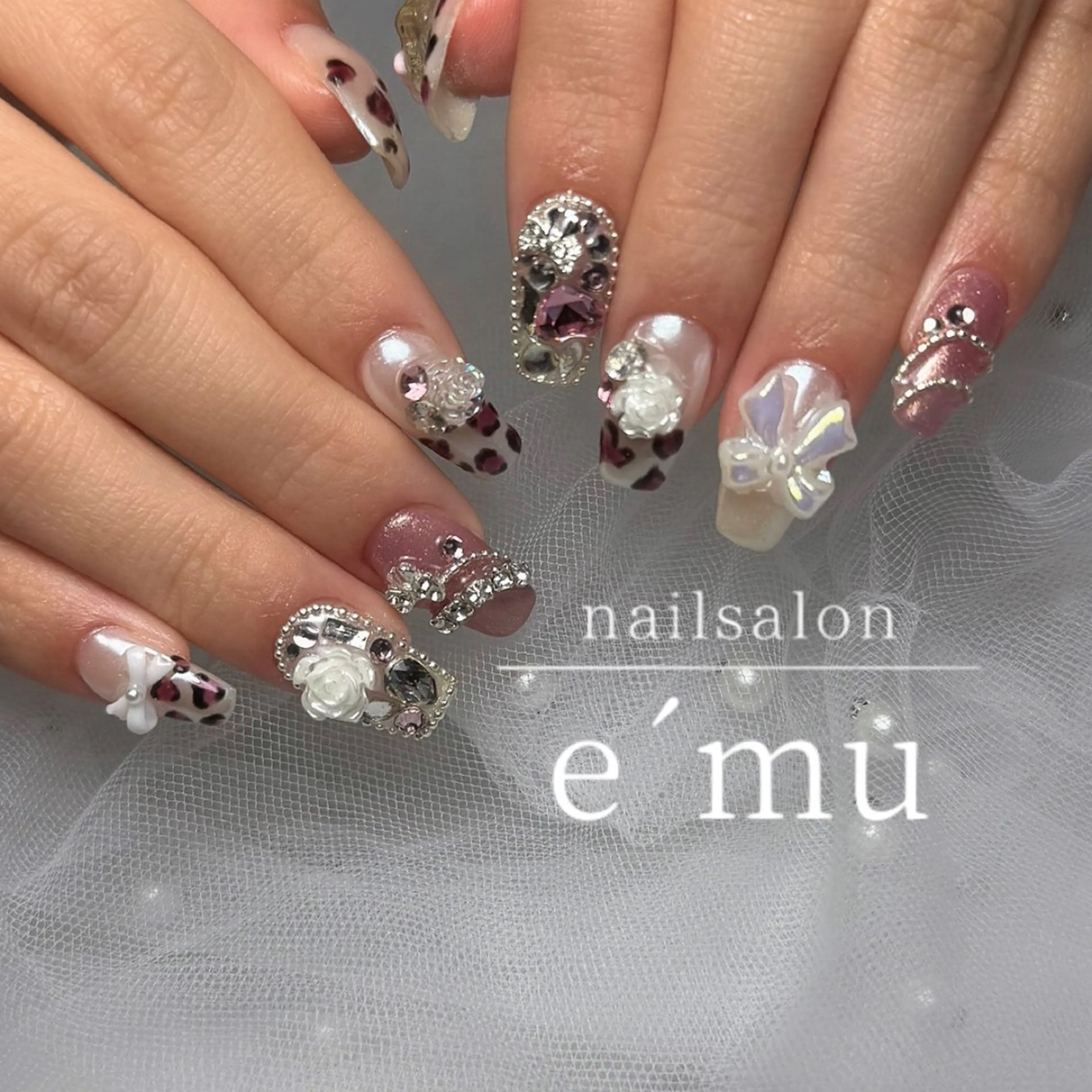 ネイル アニマル柄 オーロラネイル ハンドネイル nailsalon e´muのネイルデザイン