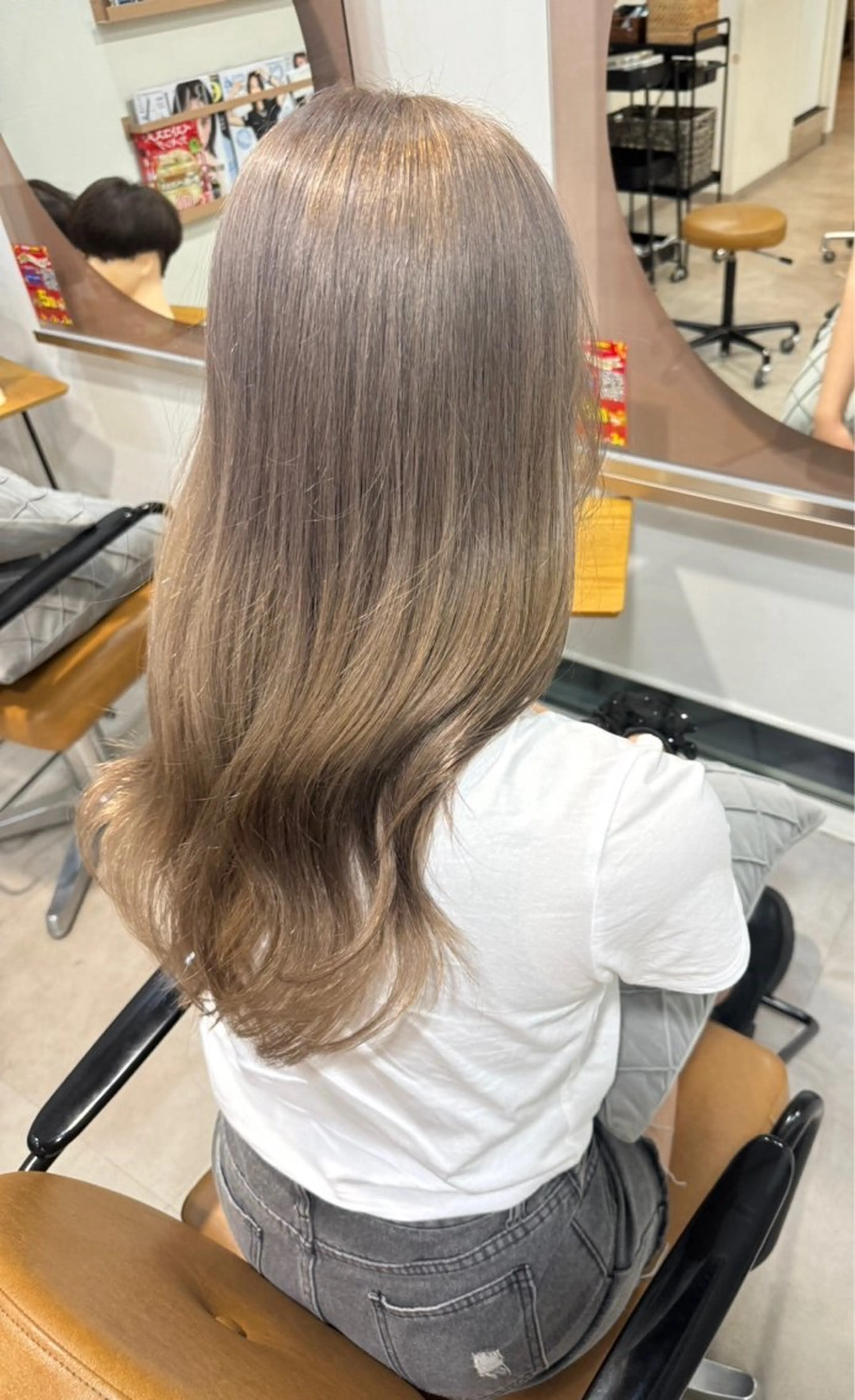 ミディアム 水口 莉央のヘアスタイル