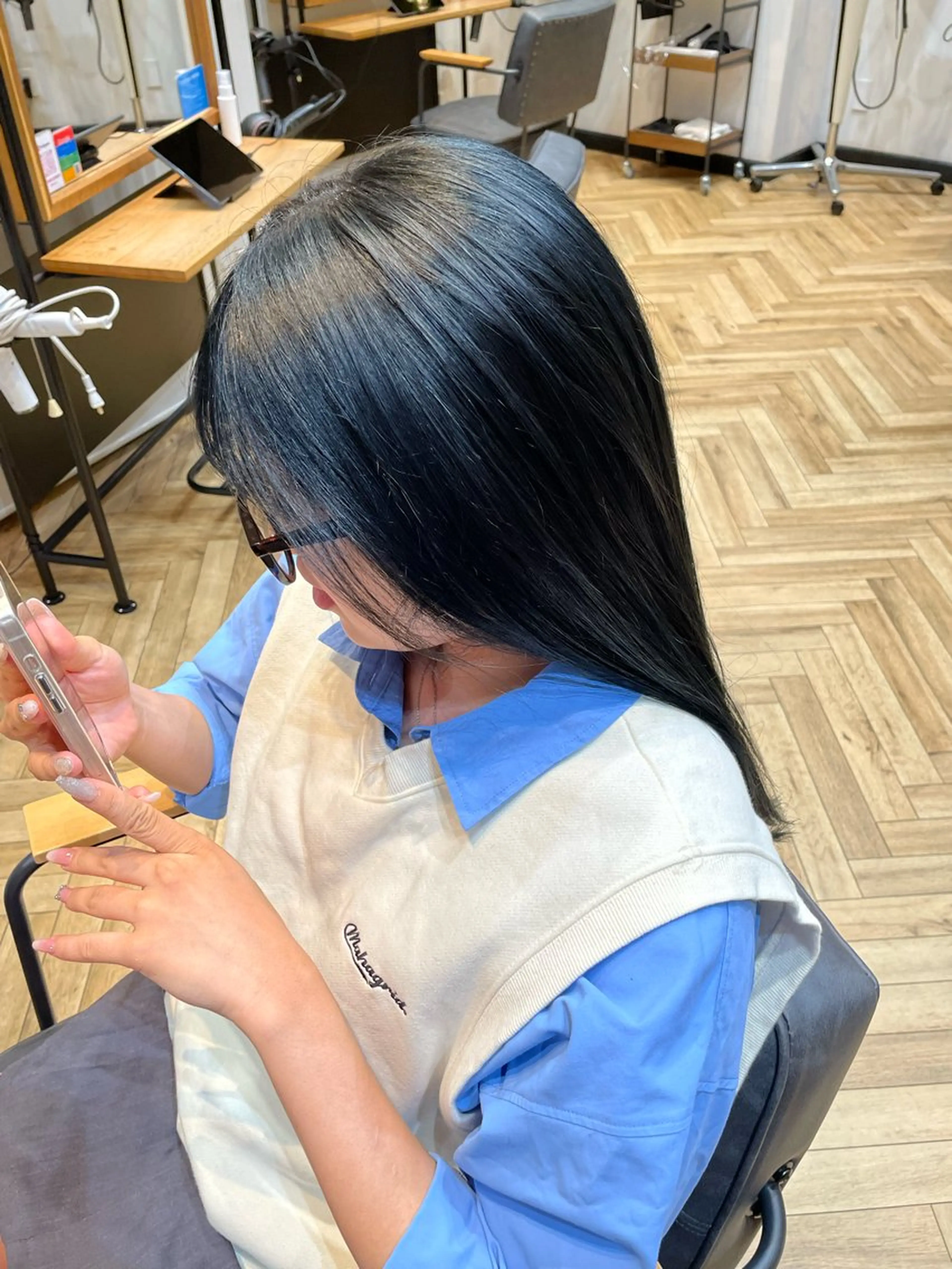 【平日レディース限定】カット+ワンカラー+Aujua2stepTRの写真