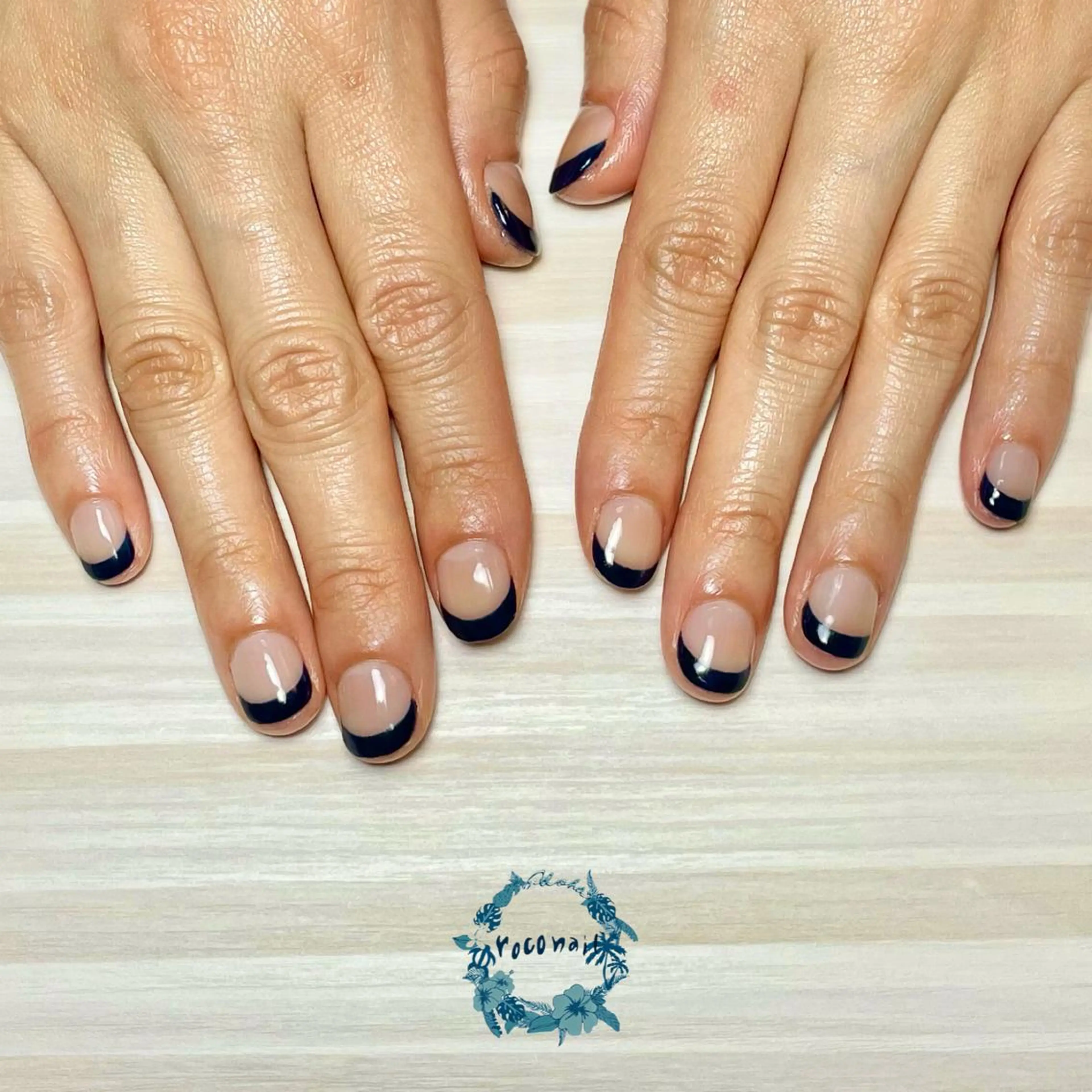 ネイル フレンチネイル ネイビー ハンドネイル roconail ヒロコのネイルデザイン