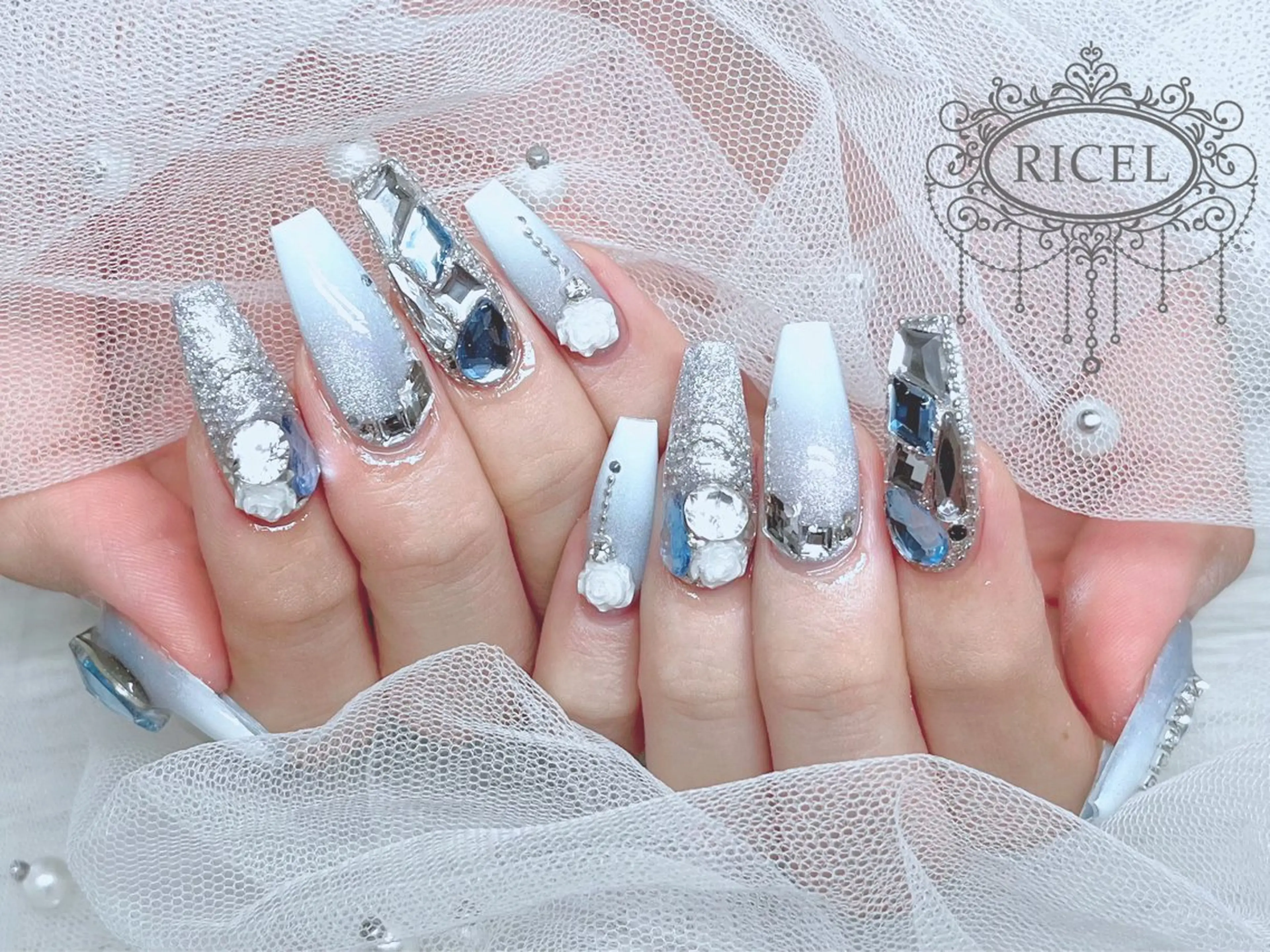 ネイル グラデーション マグネットネイル ハンドネイル MIYU 🩶のネイルデザイン