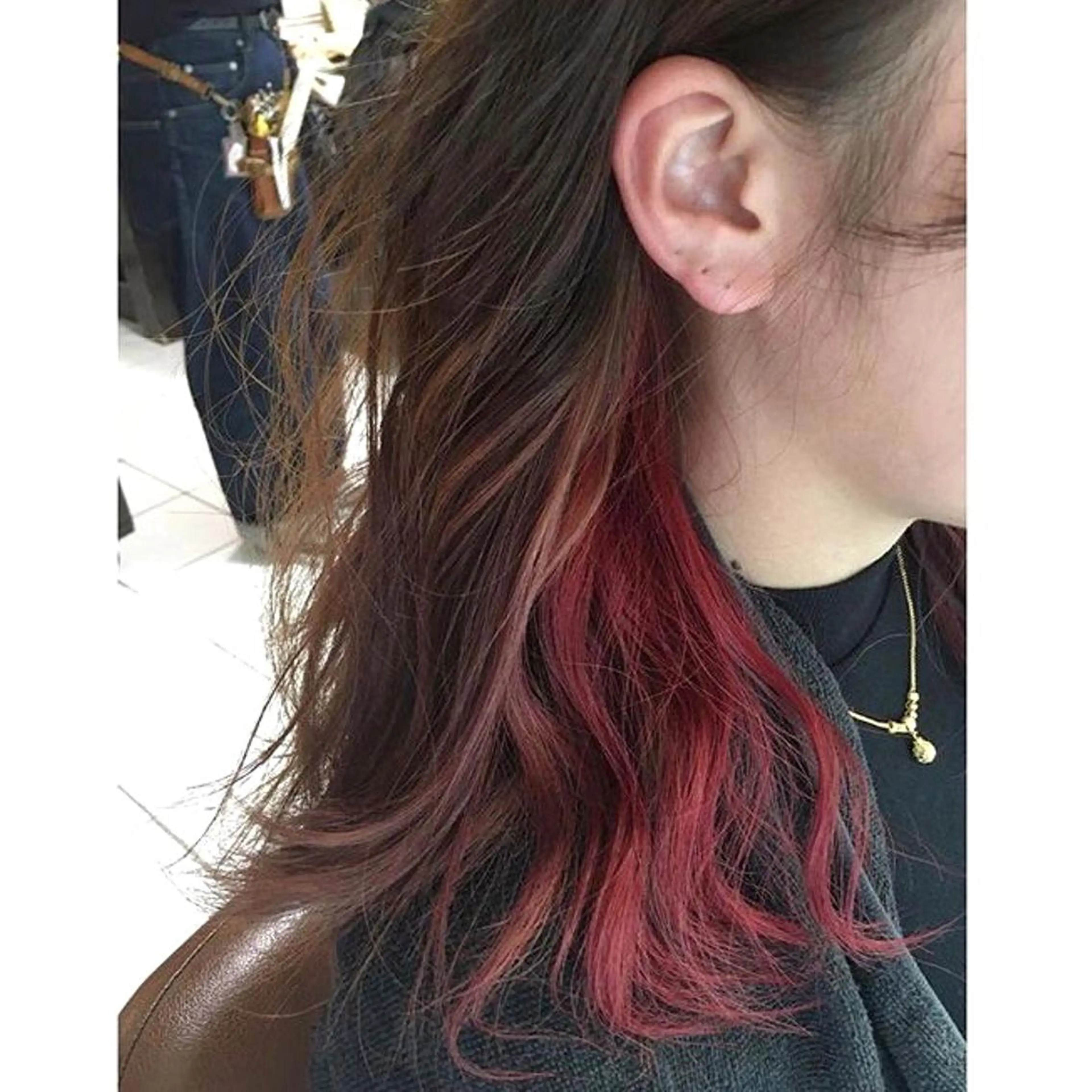 セミロング カラー イヤリングカラー インナーカラー 🪐脱白髪染め 🪐松尾菜々美のヘアスタイル