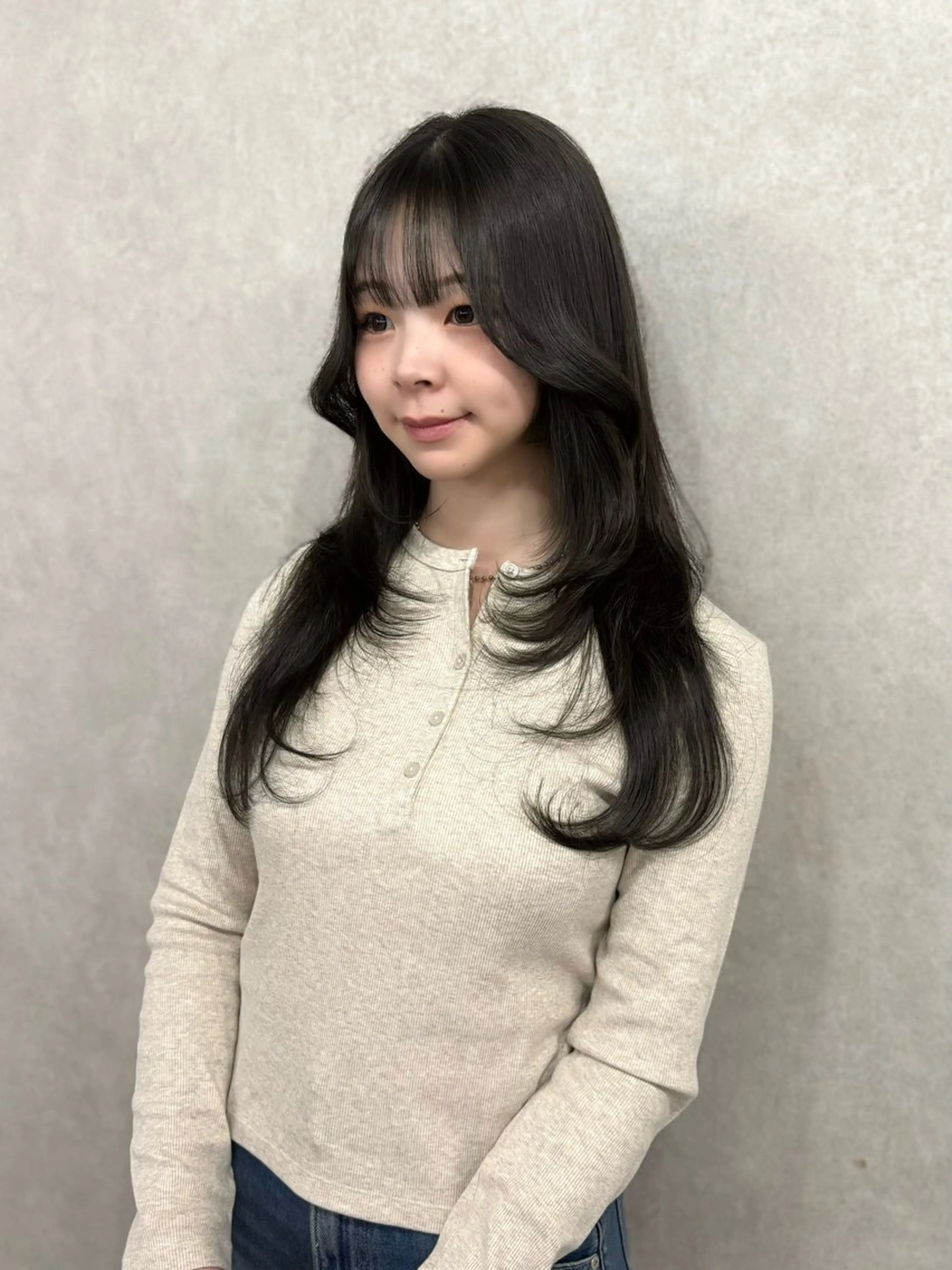 ロング カラー グレージュ オリーブグレージュ オリーブグレー ハイレイヤー レイヤーカット カット ヘアカラー 盛れる顔まわり✨🎀 レイヤー別所好葉のヘアスタイル