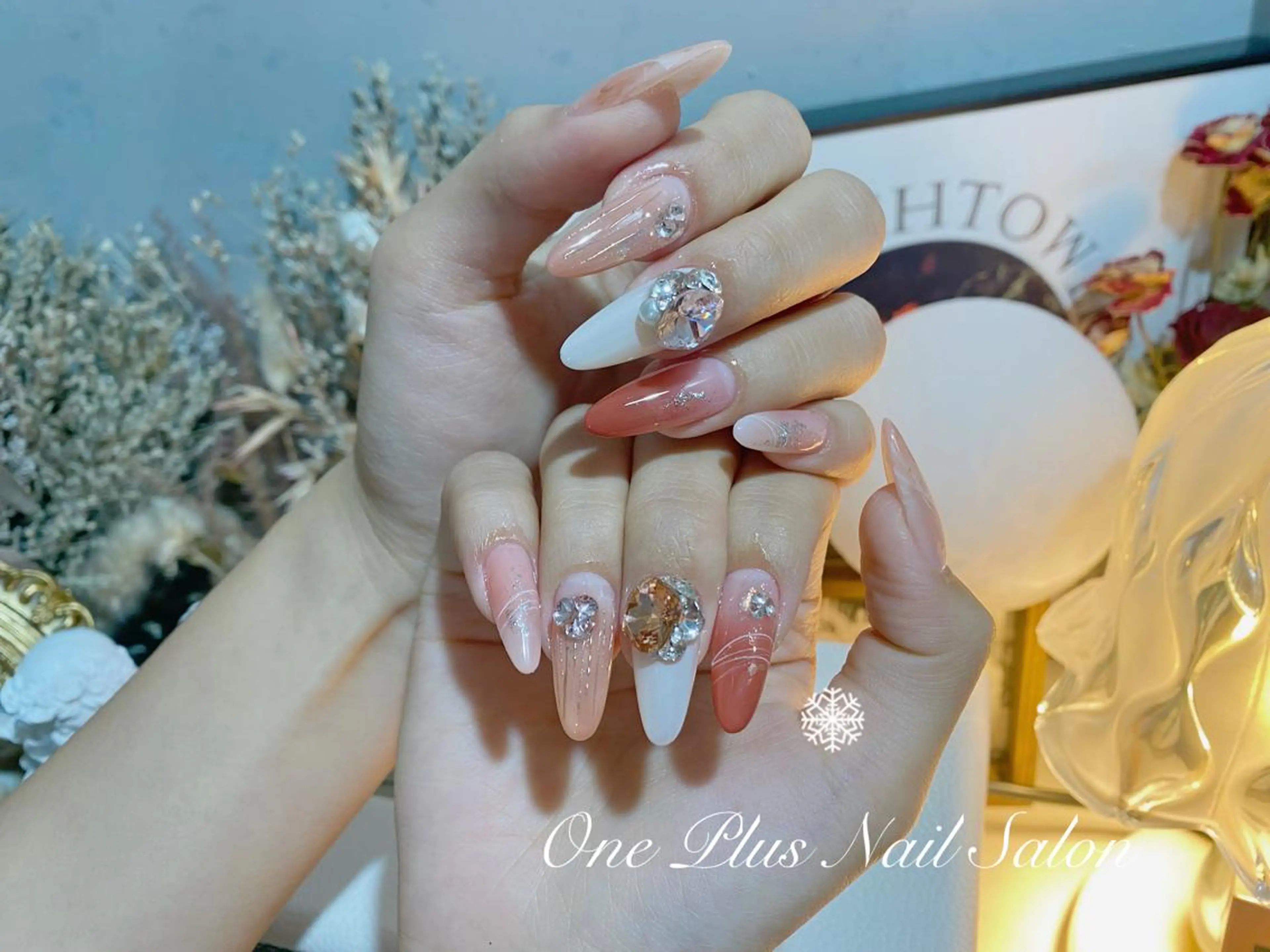 ロング カラー ネイル 持ち込み スカルプネイル One Plus Nail Salonのネイルデザイン