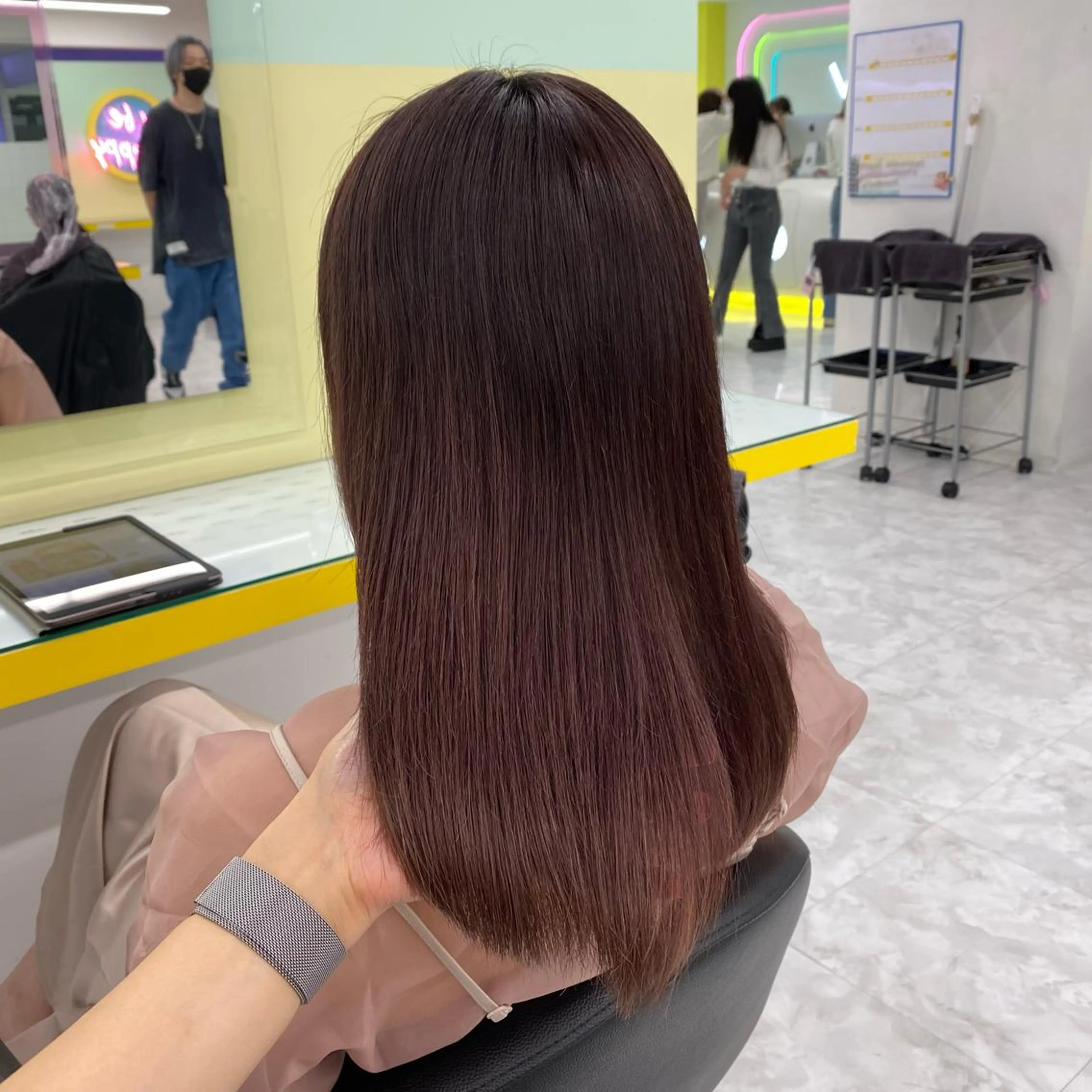 セミロング カラー ヘアアレンジ ヘアカラー トリートメント mai🍑暖色カラー /レイヤー💖のヘアスタイル