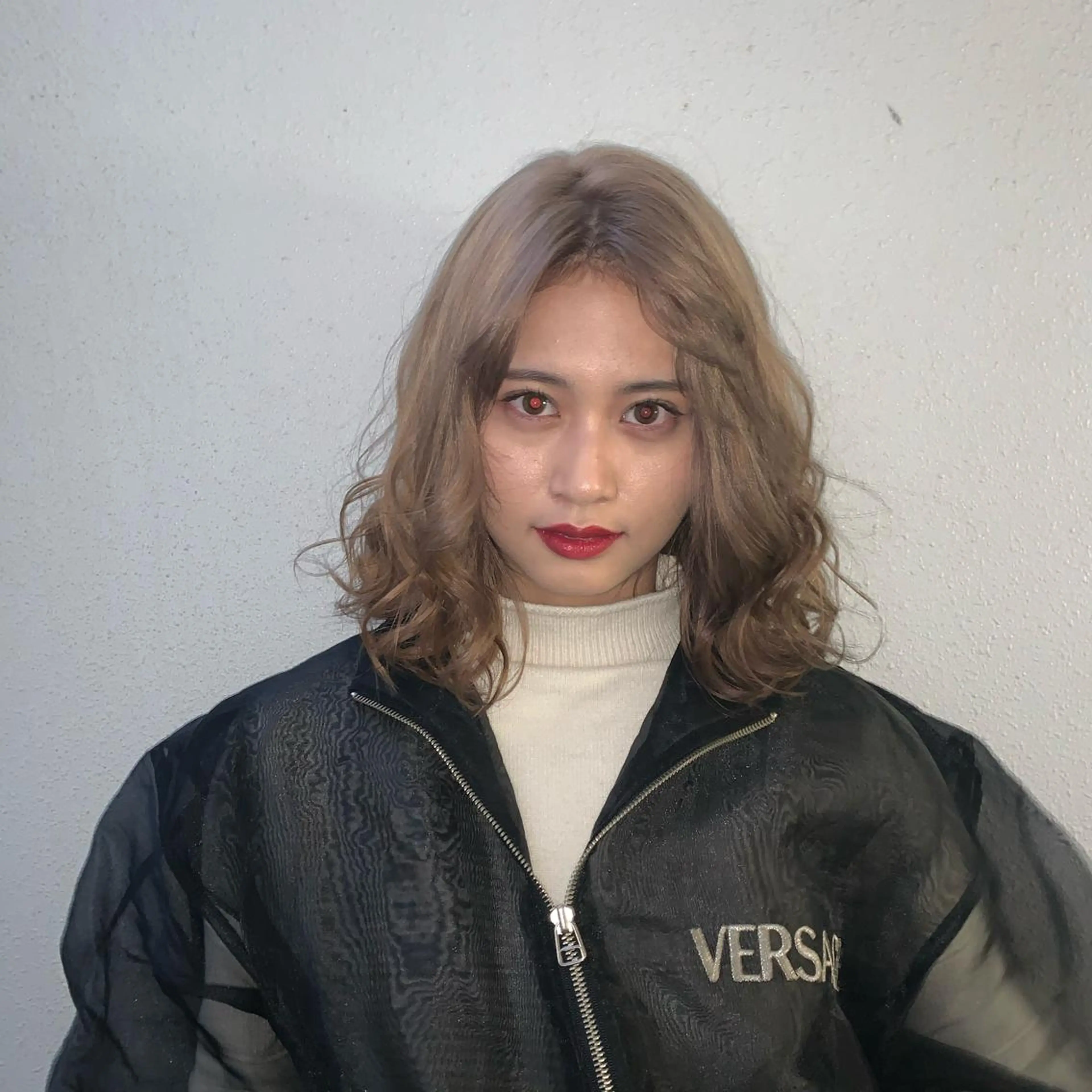 ミディアム カラー ブロンド 天野 利咲のヘアスタイル