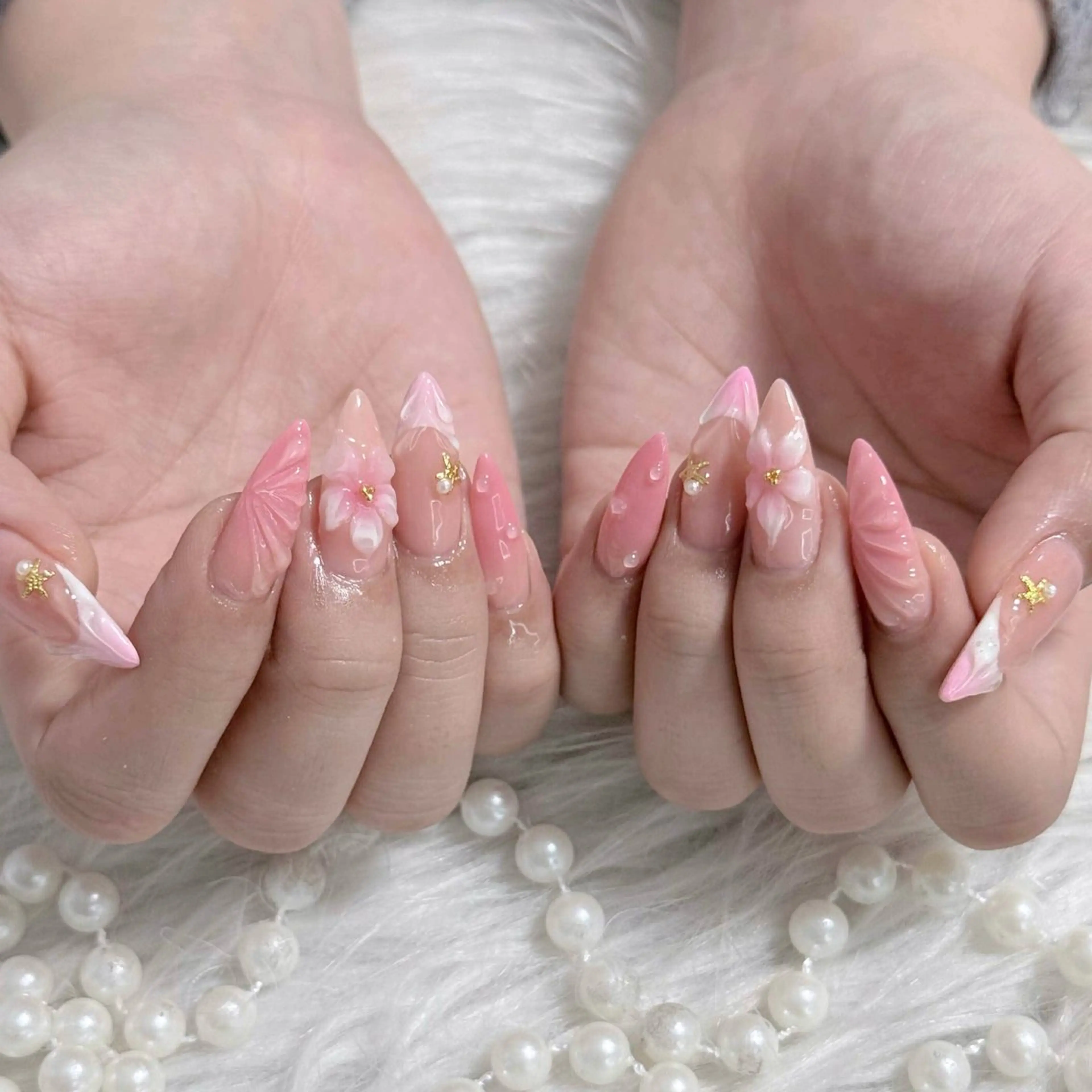 ネイル オーロラネイル クリアネイル 成人式 フラッシュネイル ジェルネイル ハンドネイル Amee Nail Salonのネイルデザイン