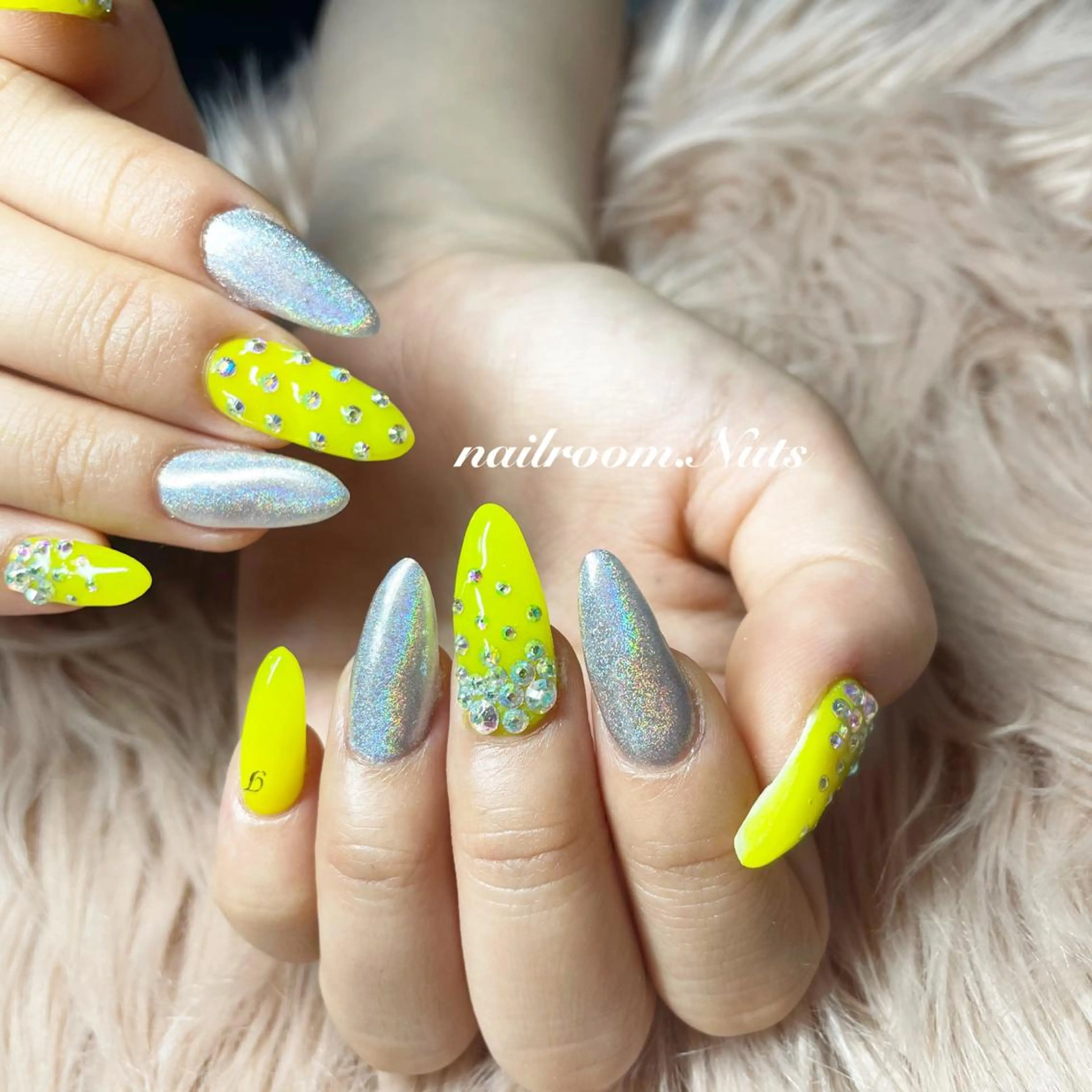 ネイル ハンドネイル nailsalon Nutsのネイルデザイン