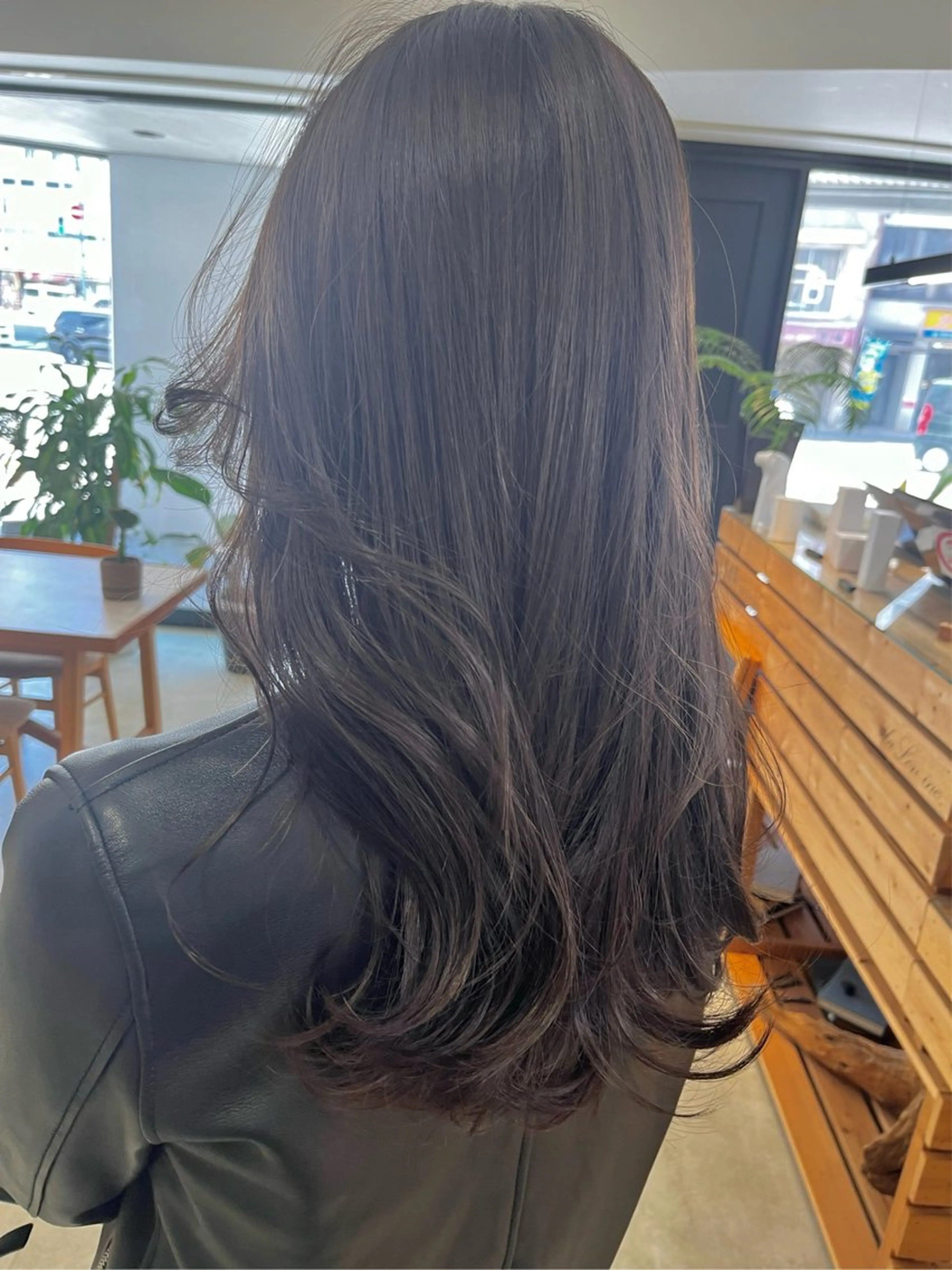 ミディアム カット ヘアカラー トリートメント hoNua. 栄/透明感カラーのヘアスタイル