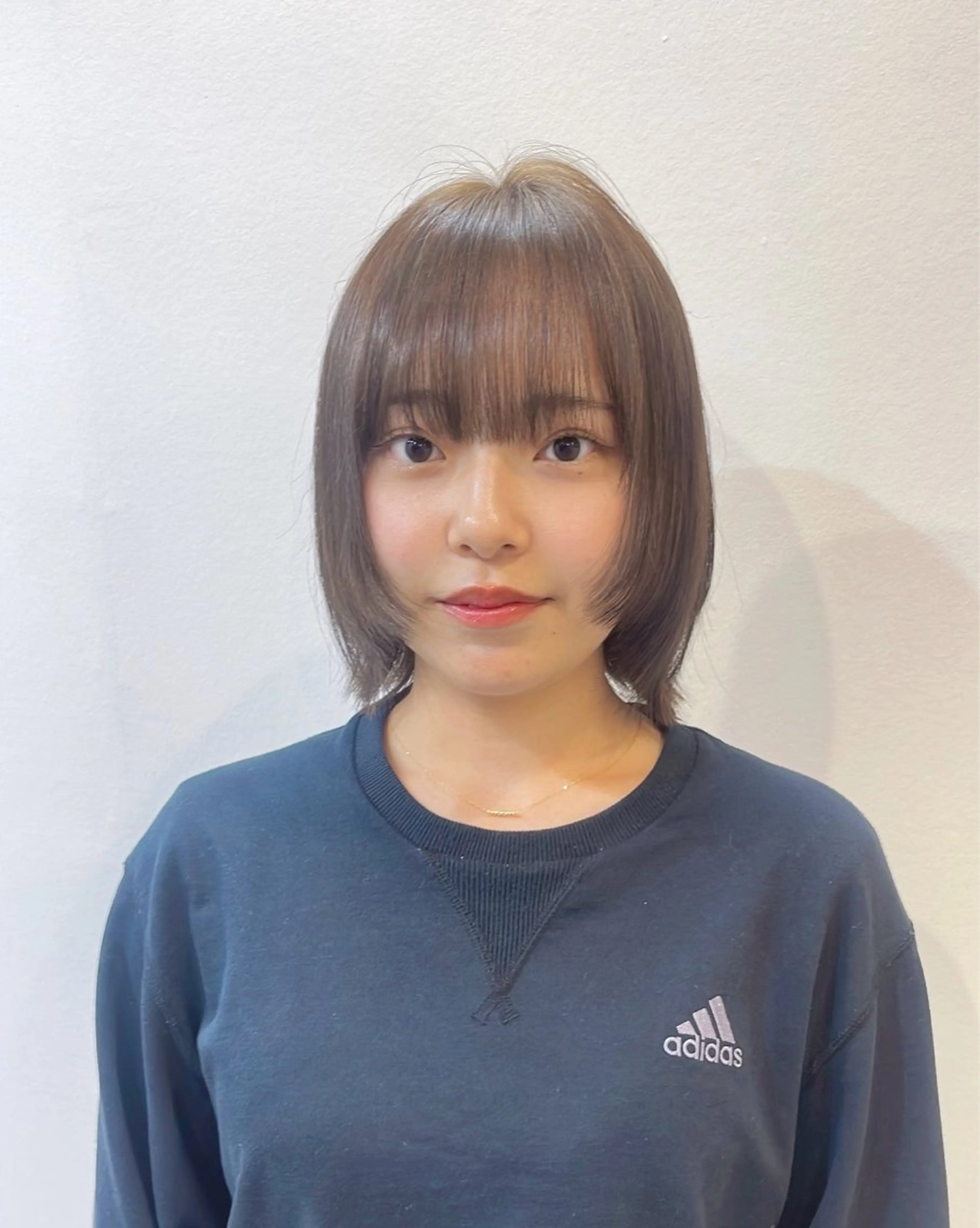 ミディアム 顔周りカット レイヤーカット mihane fit hueのヘアスタイル