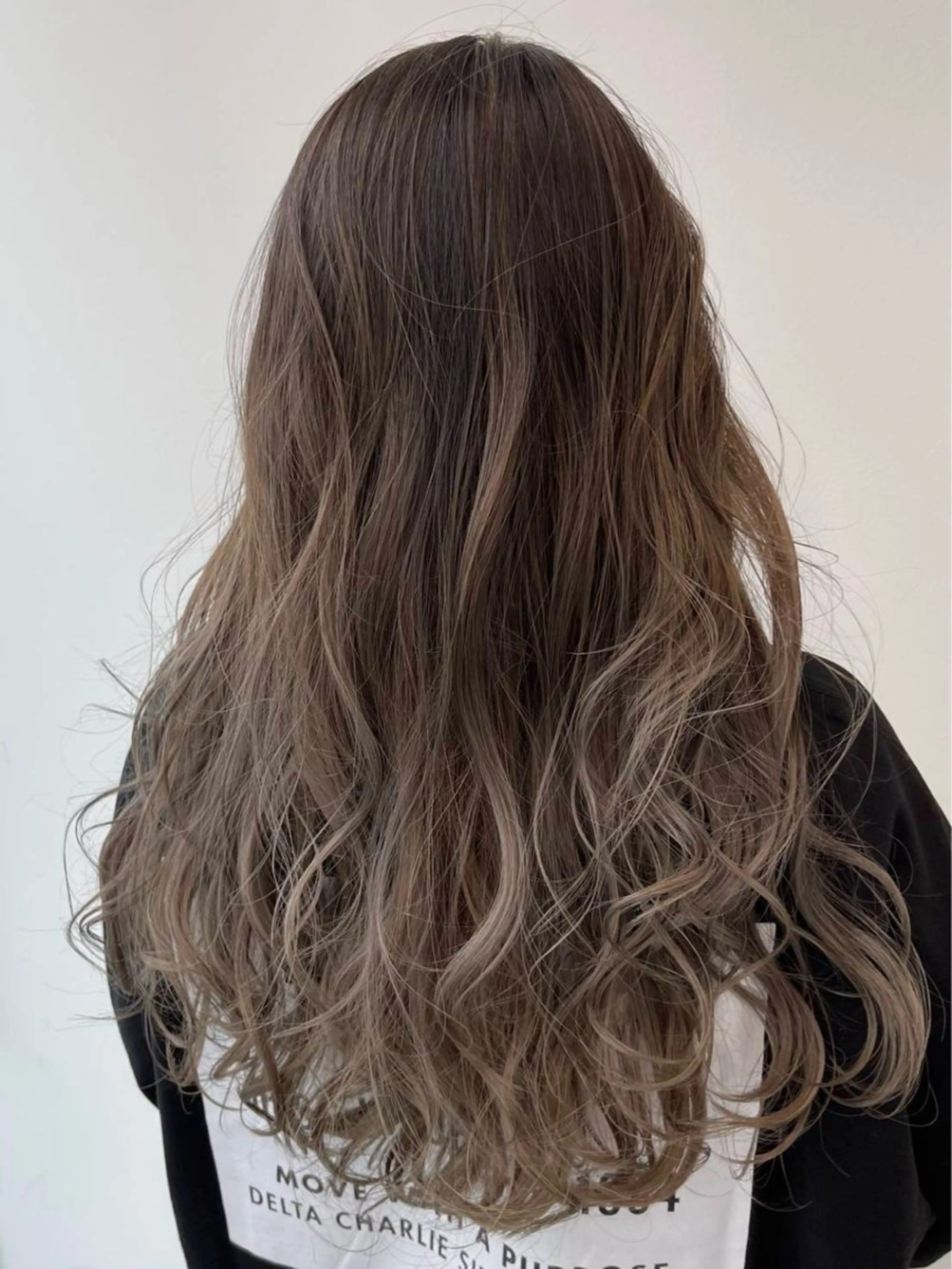 ロング カット ヘアカラー トリートメント Cielo by Siestaのヘアスタイル