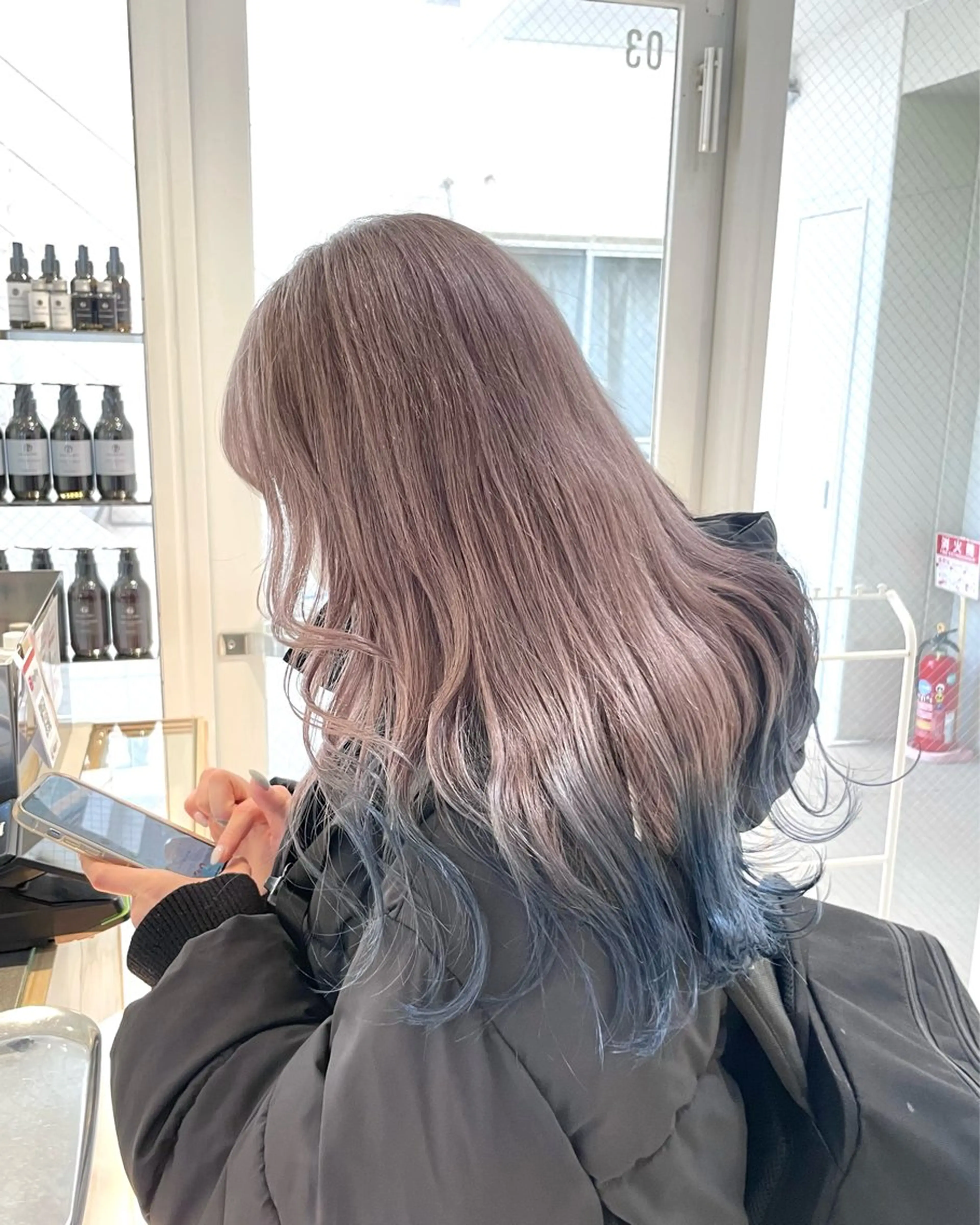 ロング カラー ベージュカラー ブルーカラー ブルーグレー ミルクティーベージュ ヘアカラー トリートメント ツヤ髪/透け感ヘア 💎Nokaのヘアスタイル