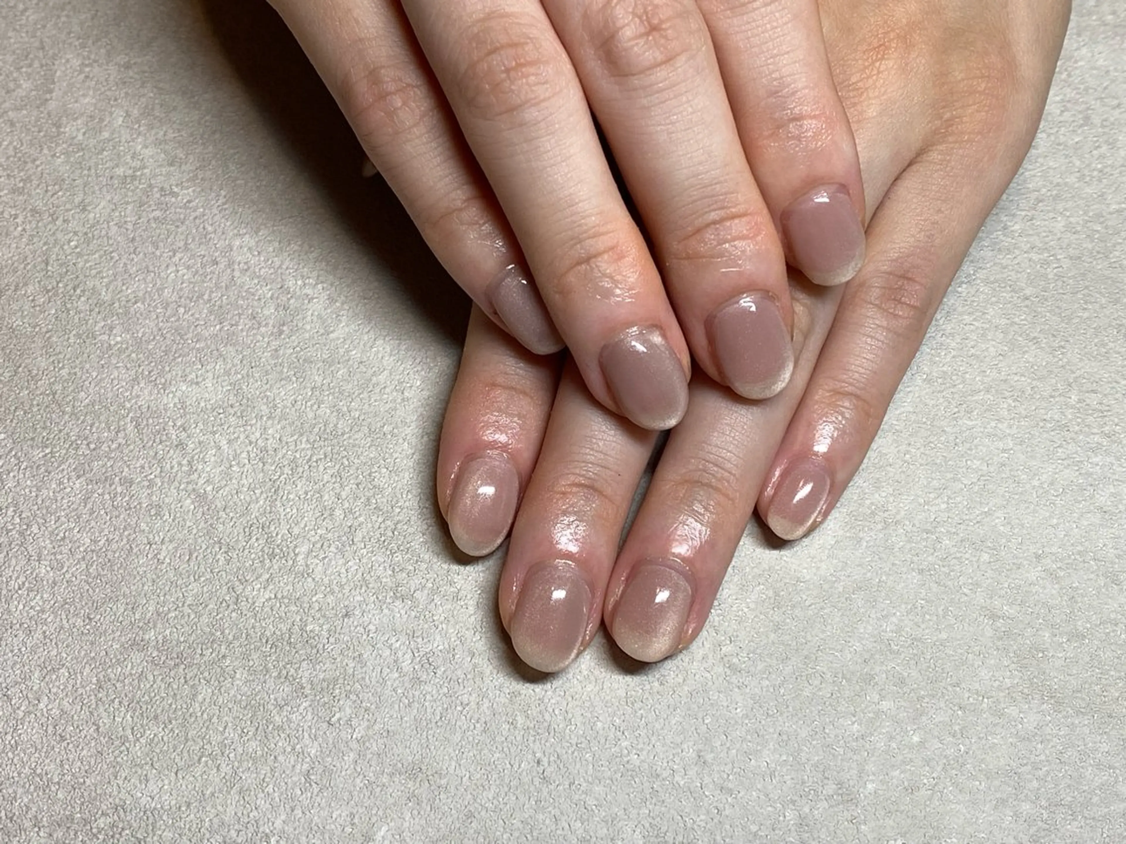 ネイル マグネットネイル ピンク ピンクベージュ ハンドネイル nail salon swaddle 🪽のネイルデザイン