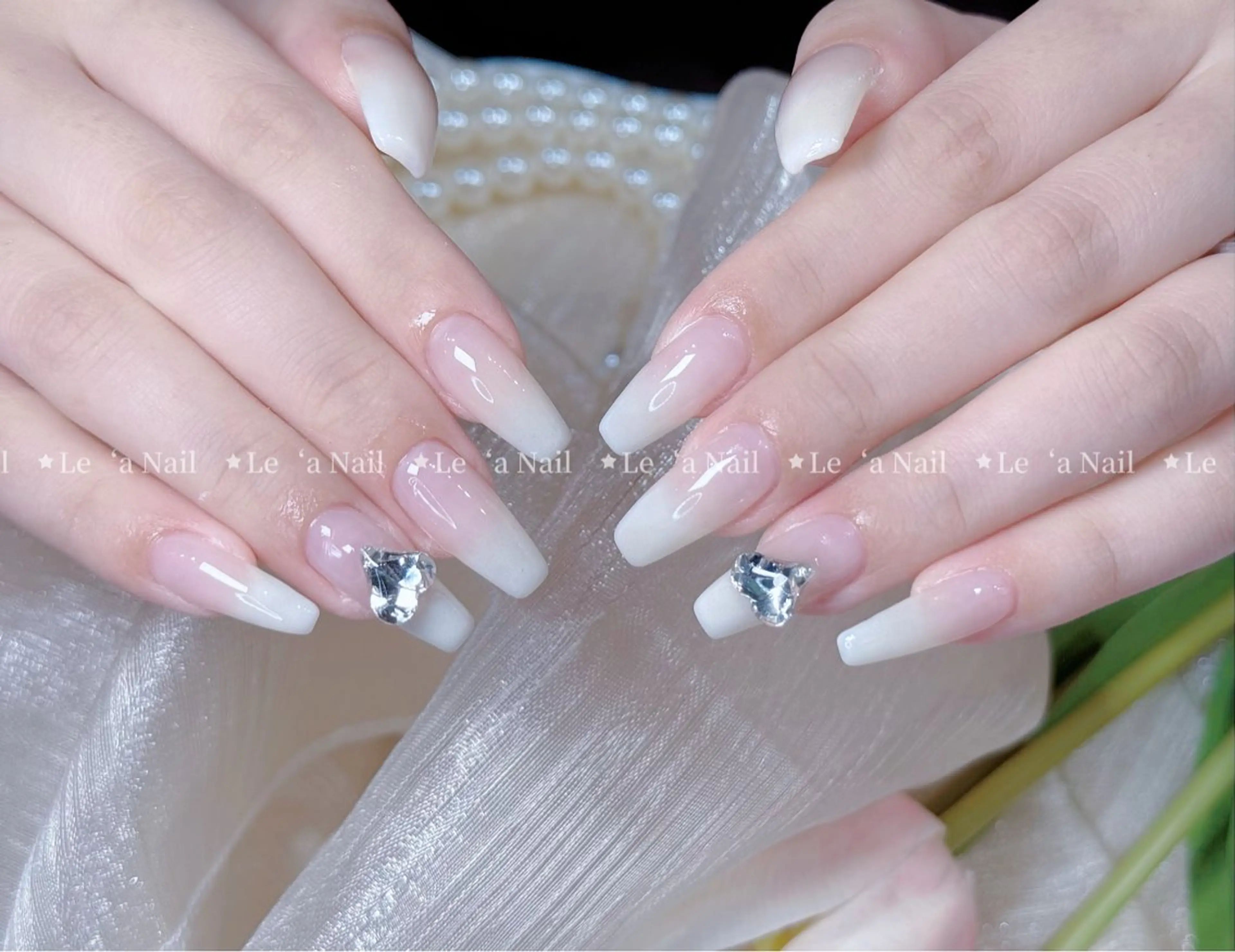 ネイル チークネイル フラッシュネイル フットネイル フレンチネイル ジェルネイル ハンドネイル ハンドケア Luxe Nail Salonのネイルデザイン