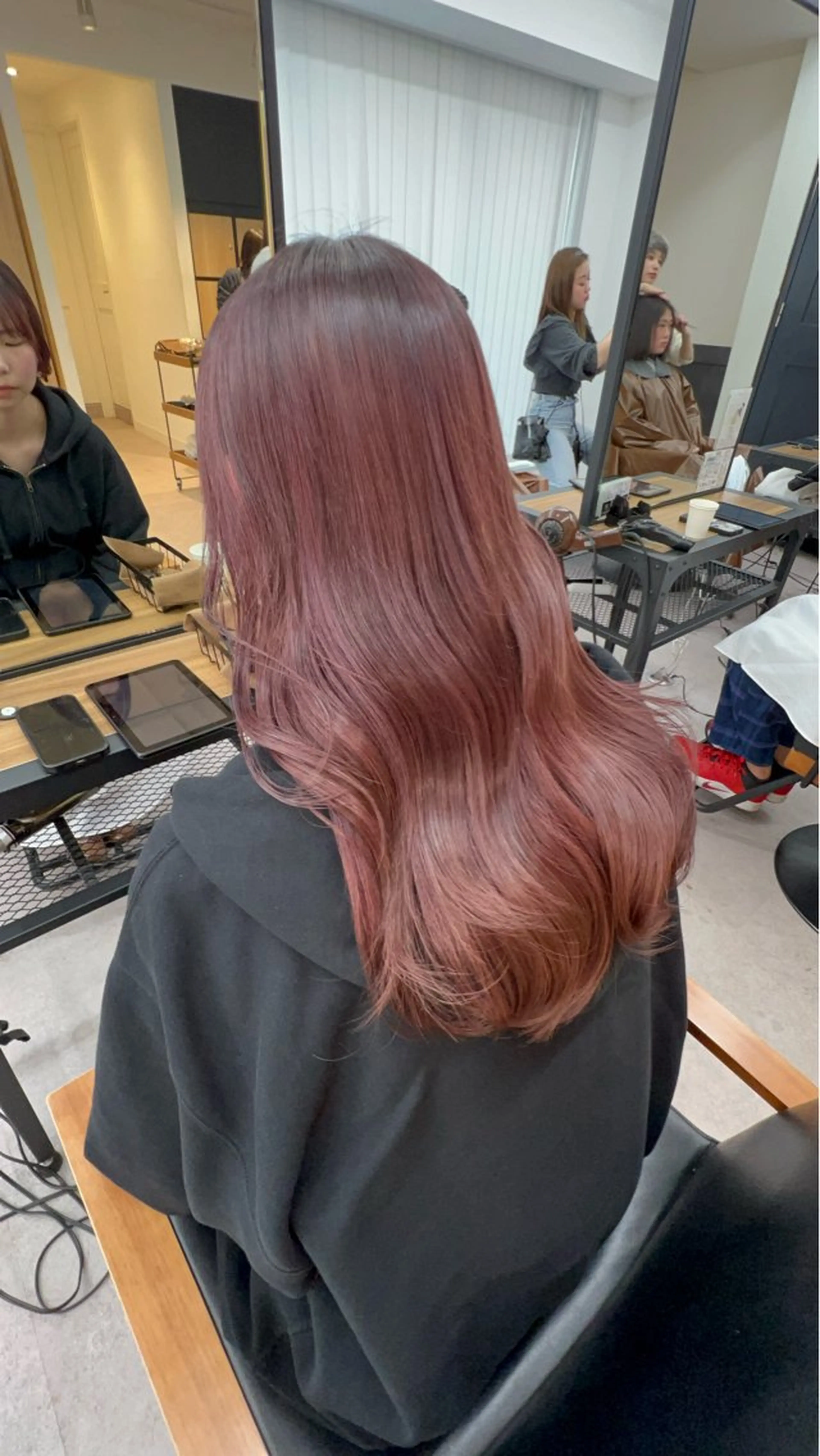 ロング カラー ピンクカラー ヘアカラー 🐻メンズパーマ 特化sota🐻のヘアスタイル