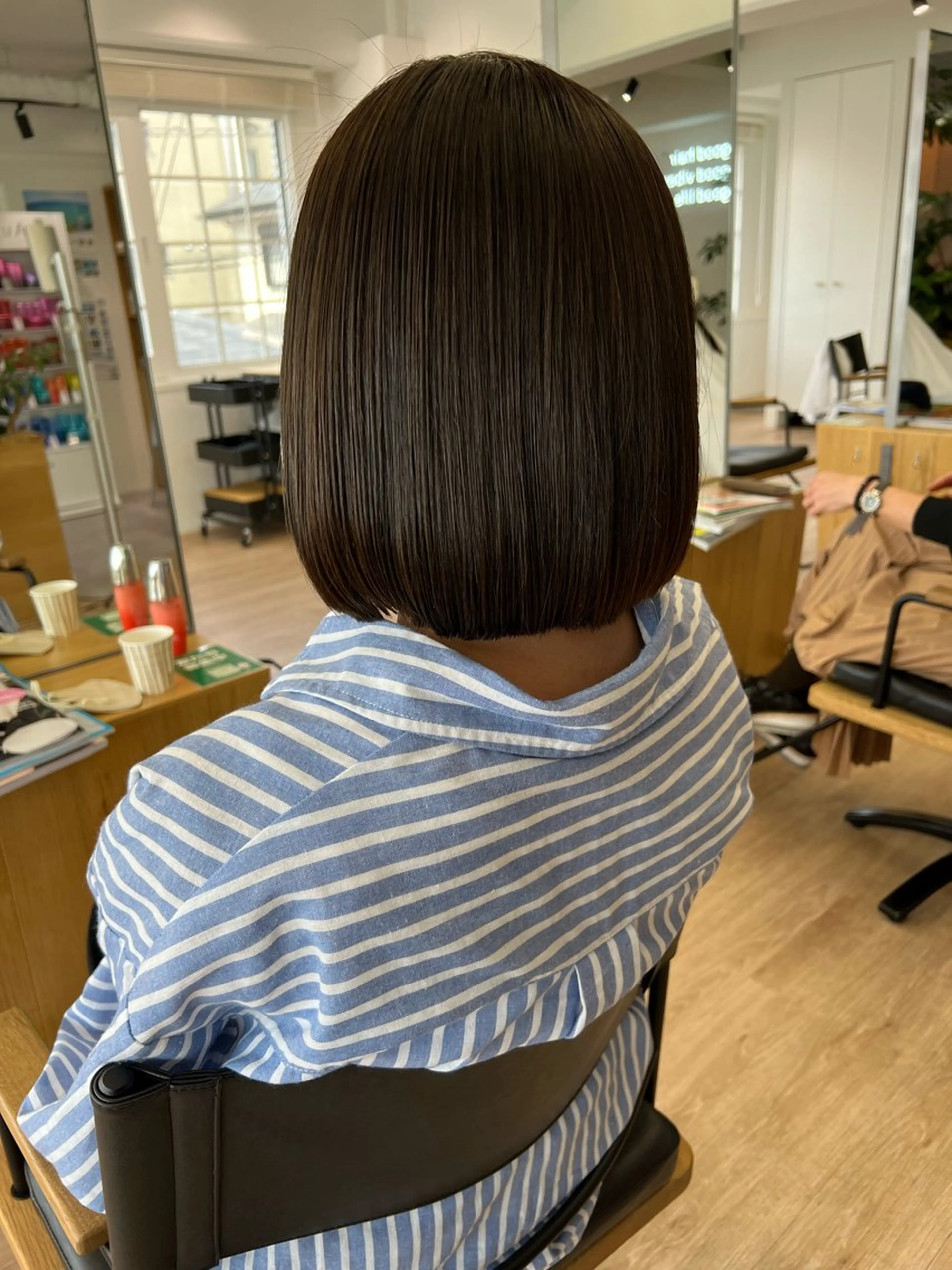 ミディアム カット ヘアカラー トリートメント 艶ベージュ/オリーブ カラー🫒airiのヘアスタイル