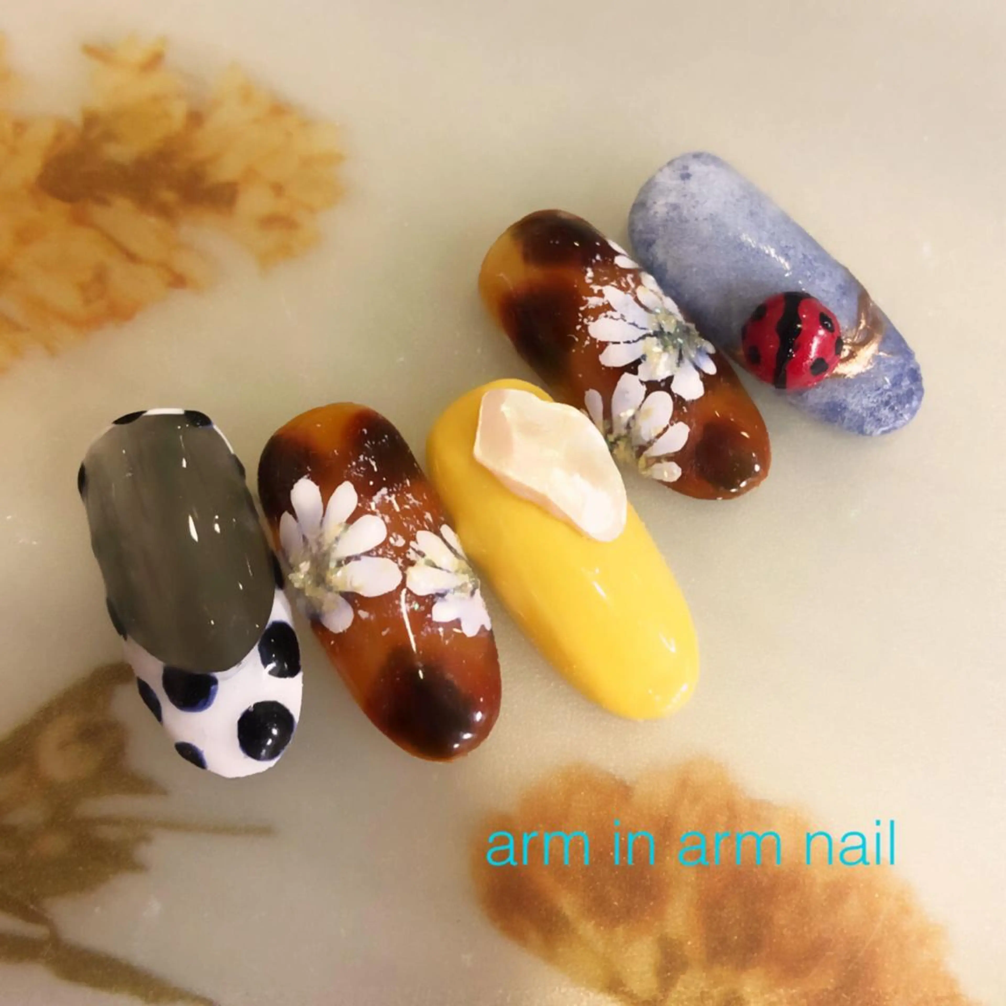 ネイル arm in arm ︎✿Yamamotoのマツエク・マツパデザイン