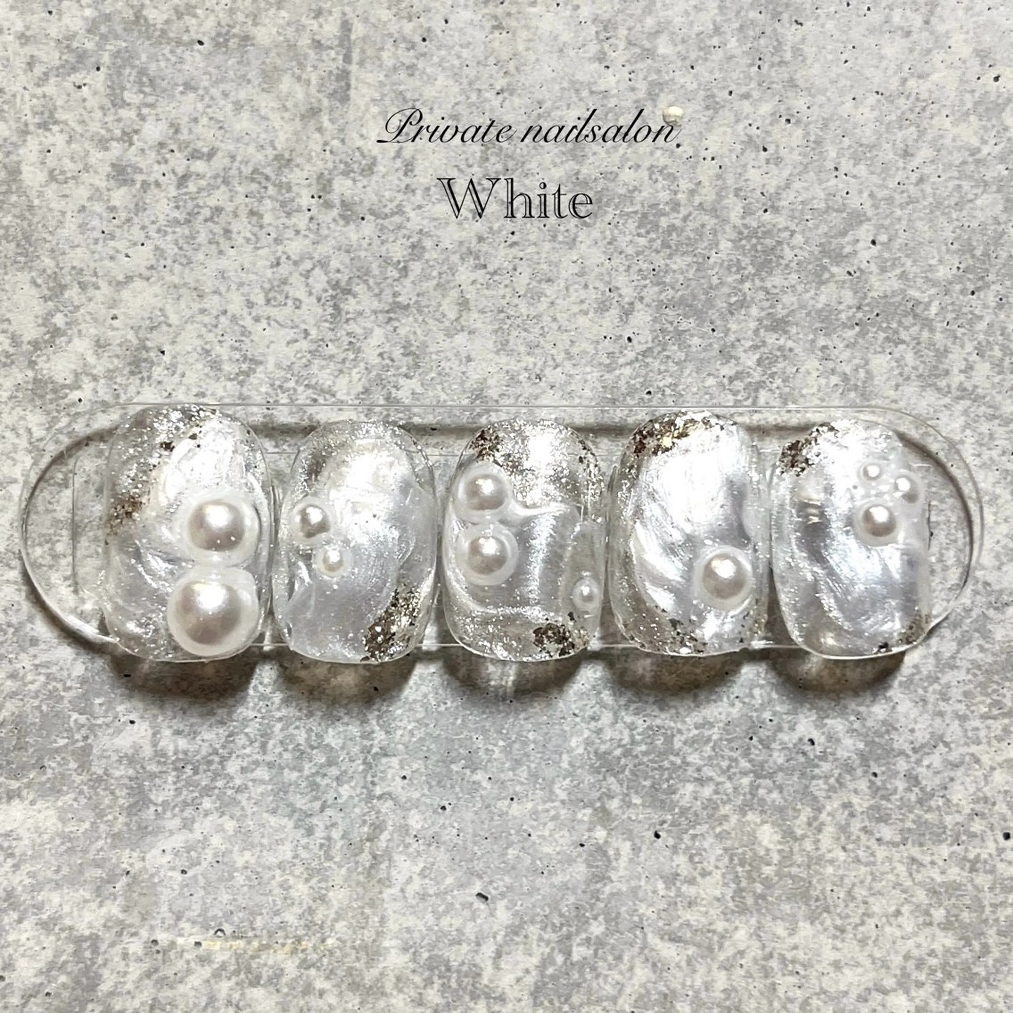 ネイル キラキラネイル ミラーネイル ニュアンスネイル 夏ネイル ホワイト ハンドネイル SAKASHITA KEIのネイルデザイン