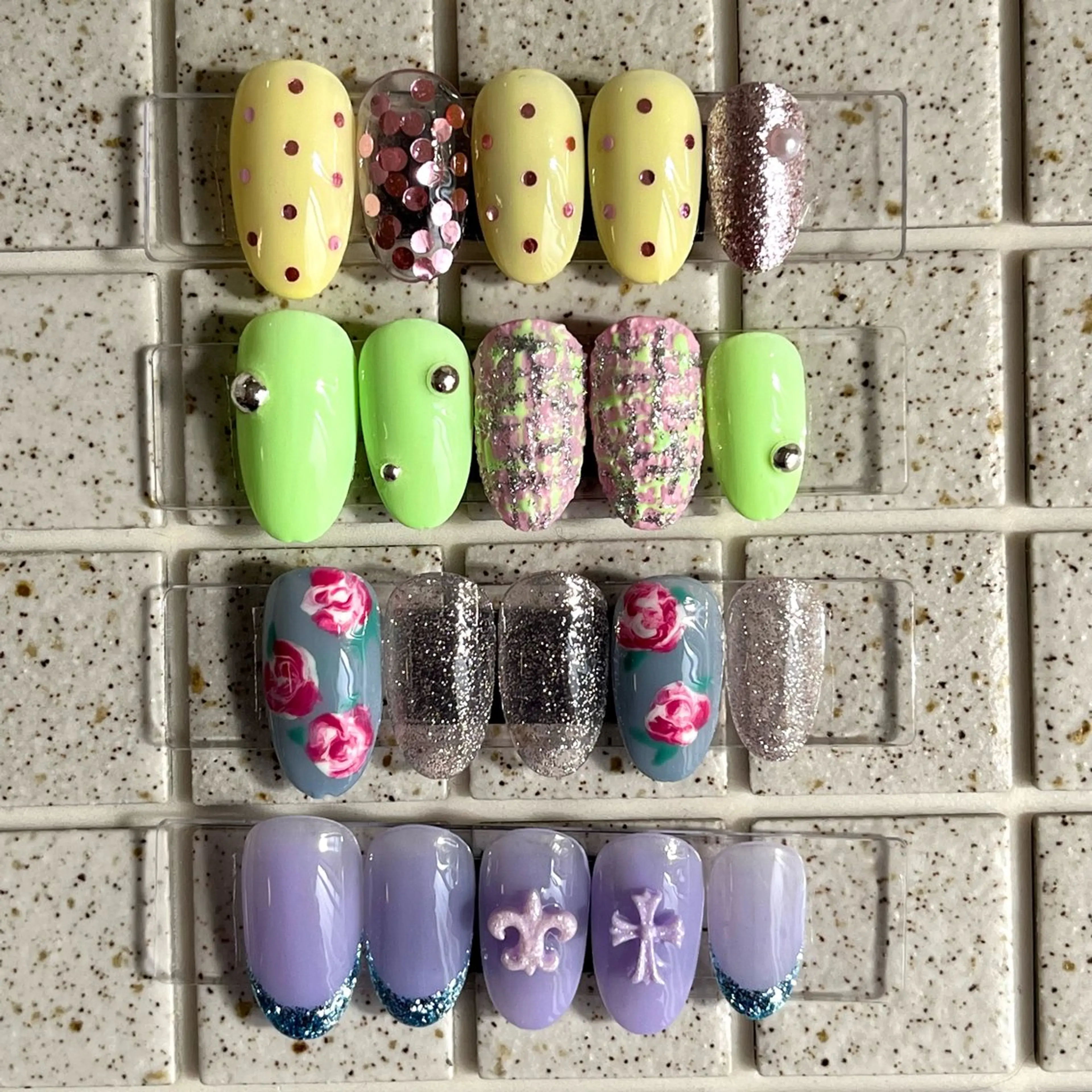 ネイル アートネイル 春ネイル 十色 Saoriのネイルデザイン