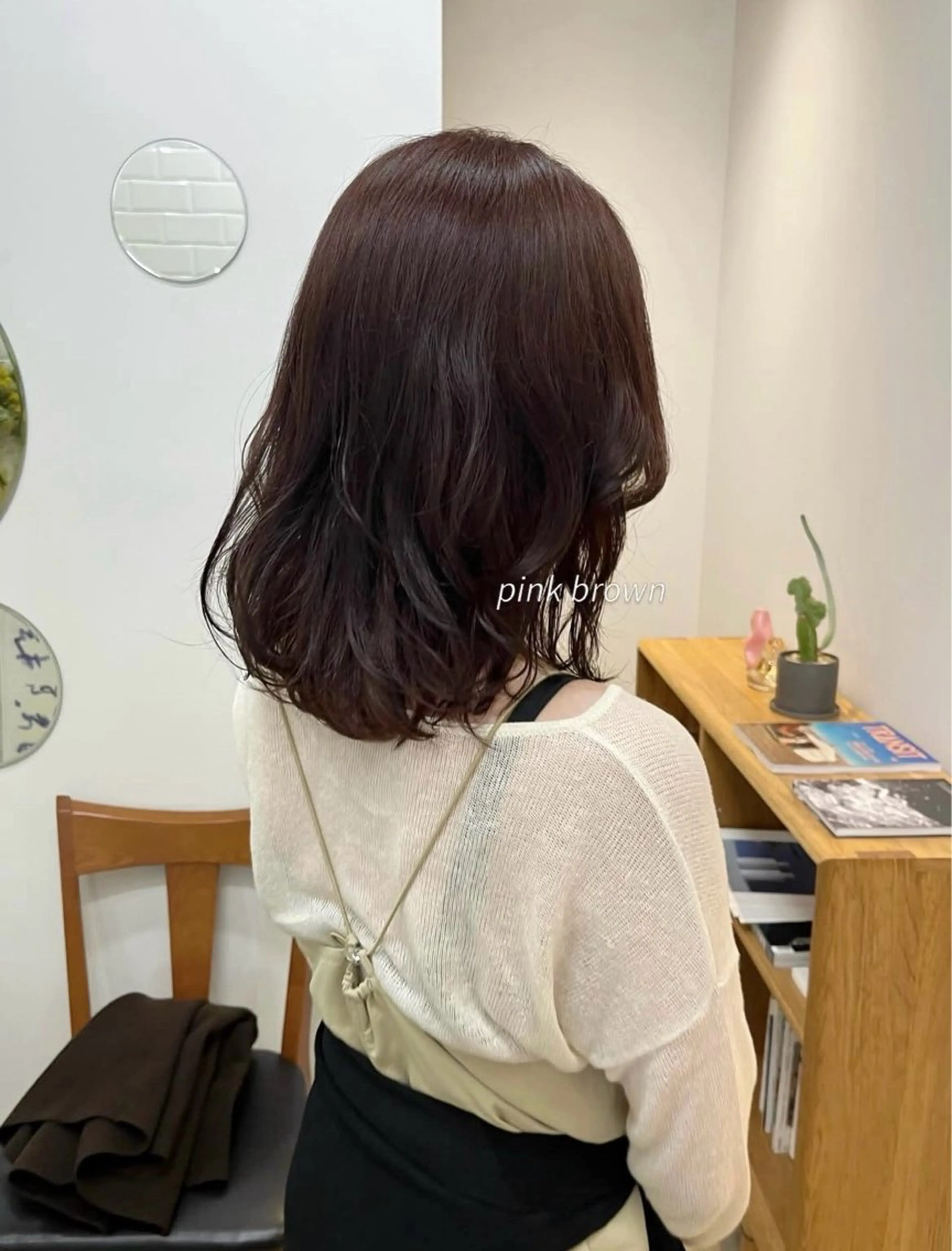 ミディアム カラー ブラウンカラー ピンクカラー ピンクブラウン 都築 初果のヘアスタイル