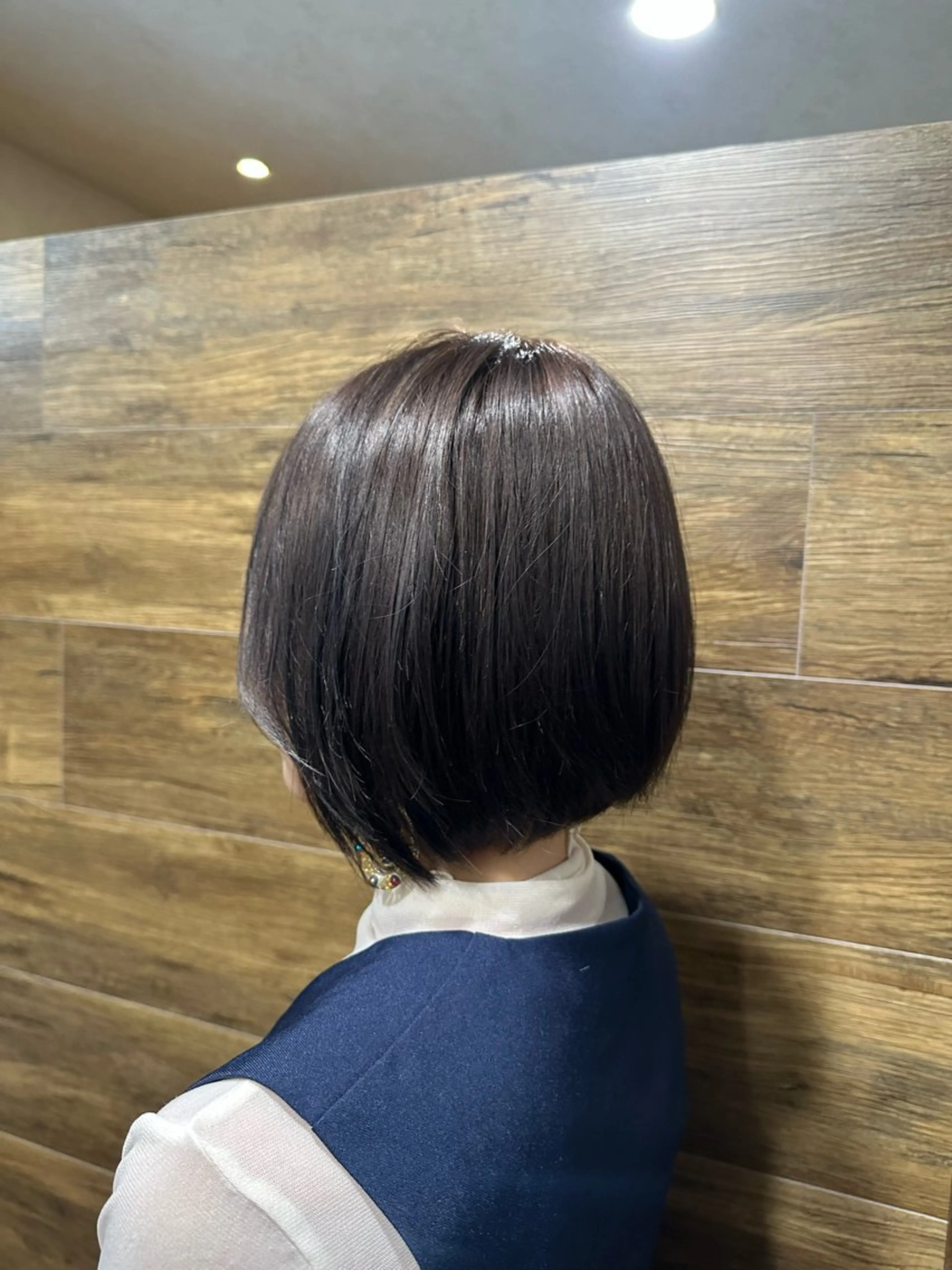 ショート カラー ネイビーカラー ヘアカラー トリートメント 透明感ツヤカラー 🫧Mahiroの眉毛・アイブロウイメージ