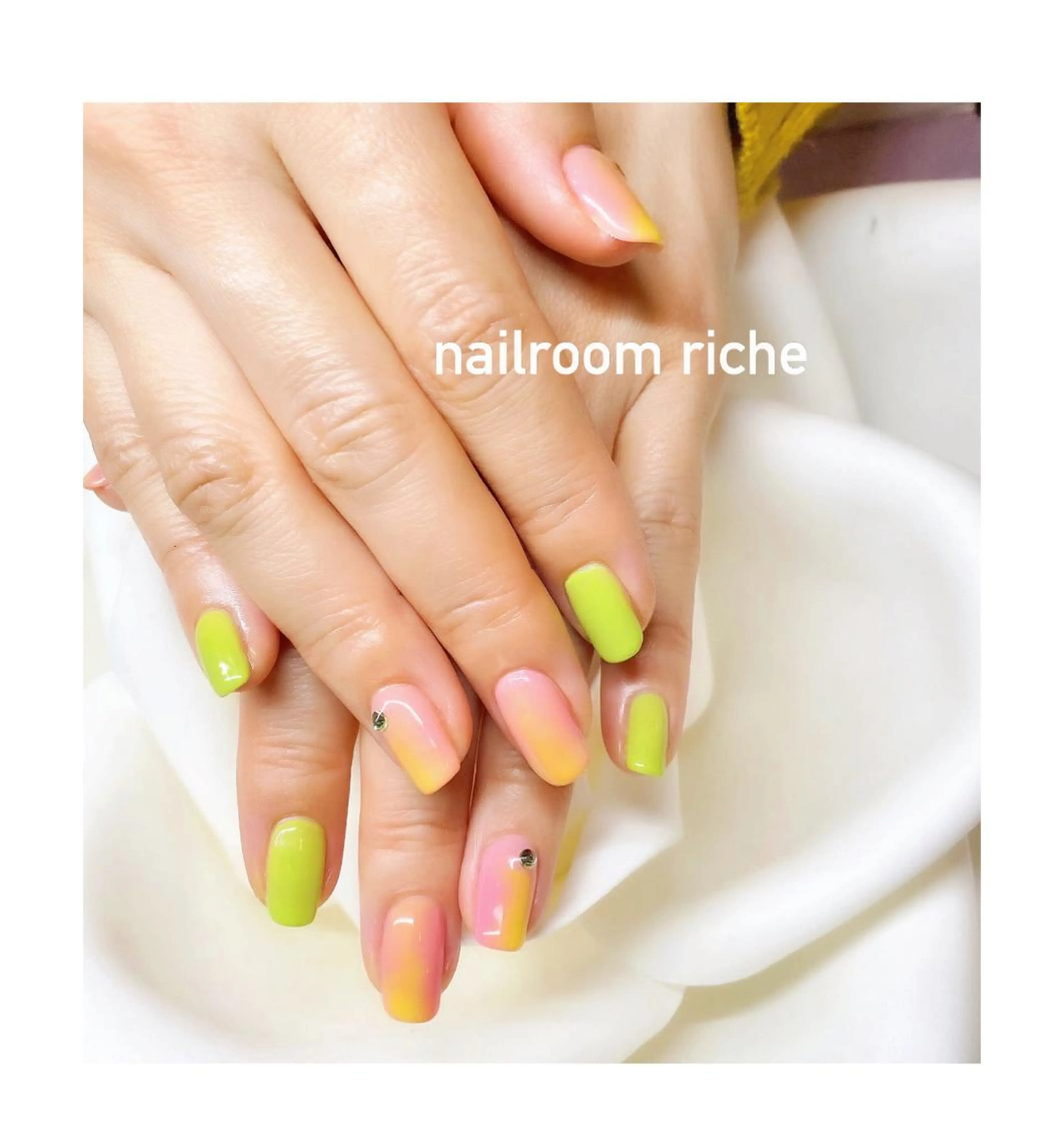 ネイル ハンドネイル nailroom richeのネイルデザイン