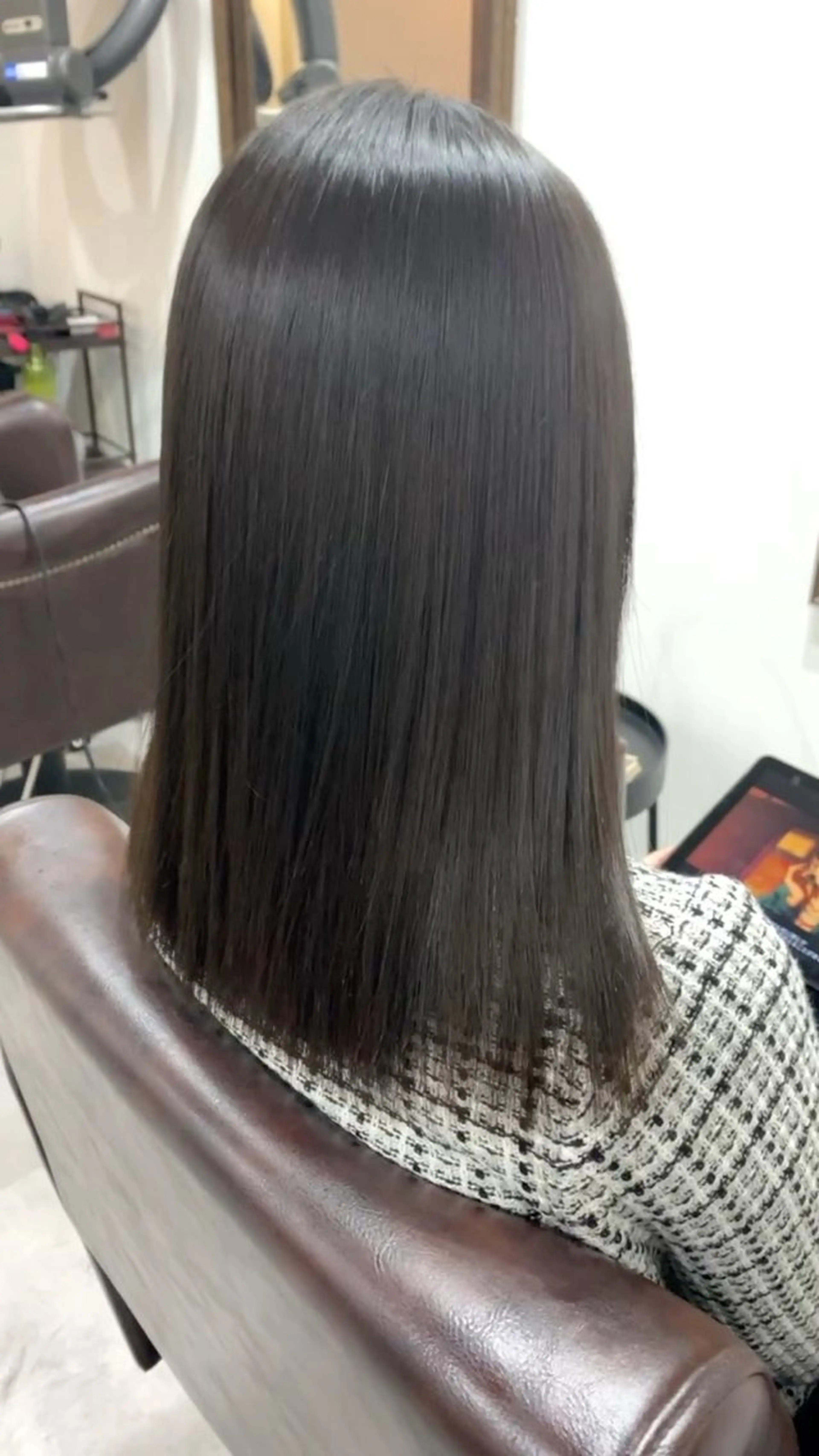 セミロング パーマ ヘアカラー YURA hairのヘアスタイル